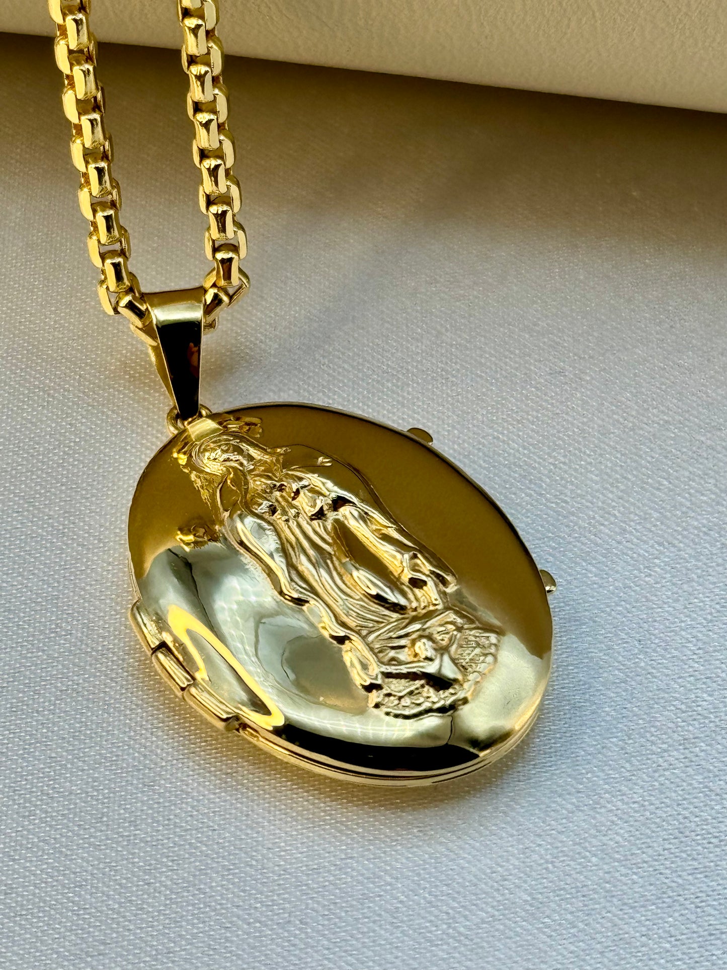 Collier médaillon Vierge Marie en or massif 14 carats, collier miraculeux, Vierge Marie, cadeau chrétien, bijoux religieux catholiques, cadeau d'anniversaire.