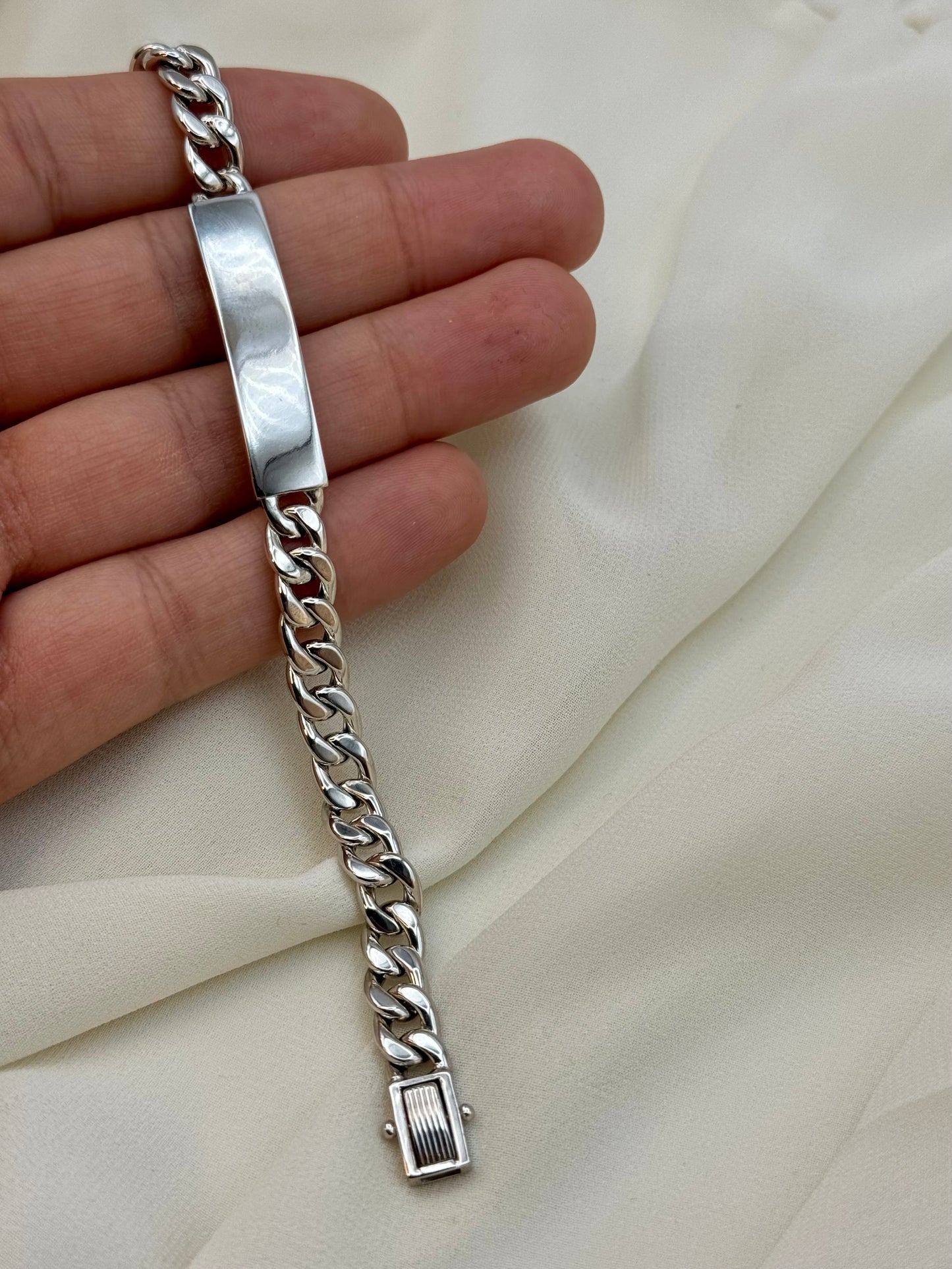 Bracelet d'identification en or blanc massif 18 carats - Longueur de 7,5 pouces, largeur de 7 mm - Bijoux fins unisexes.