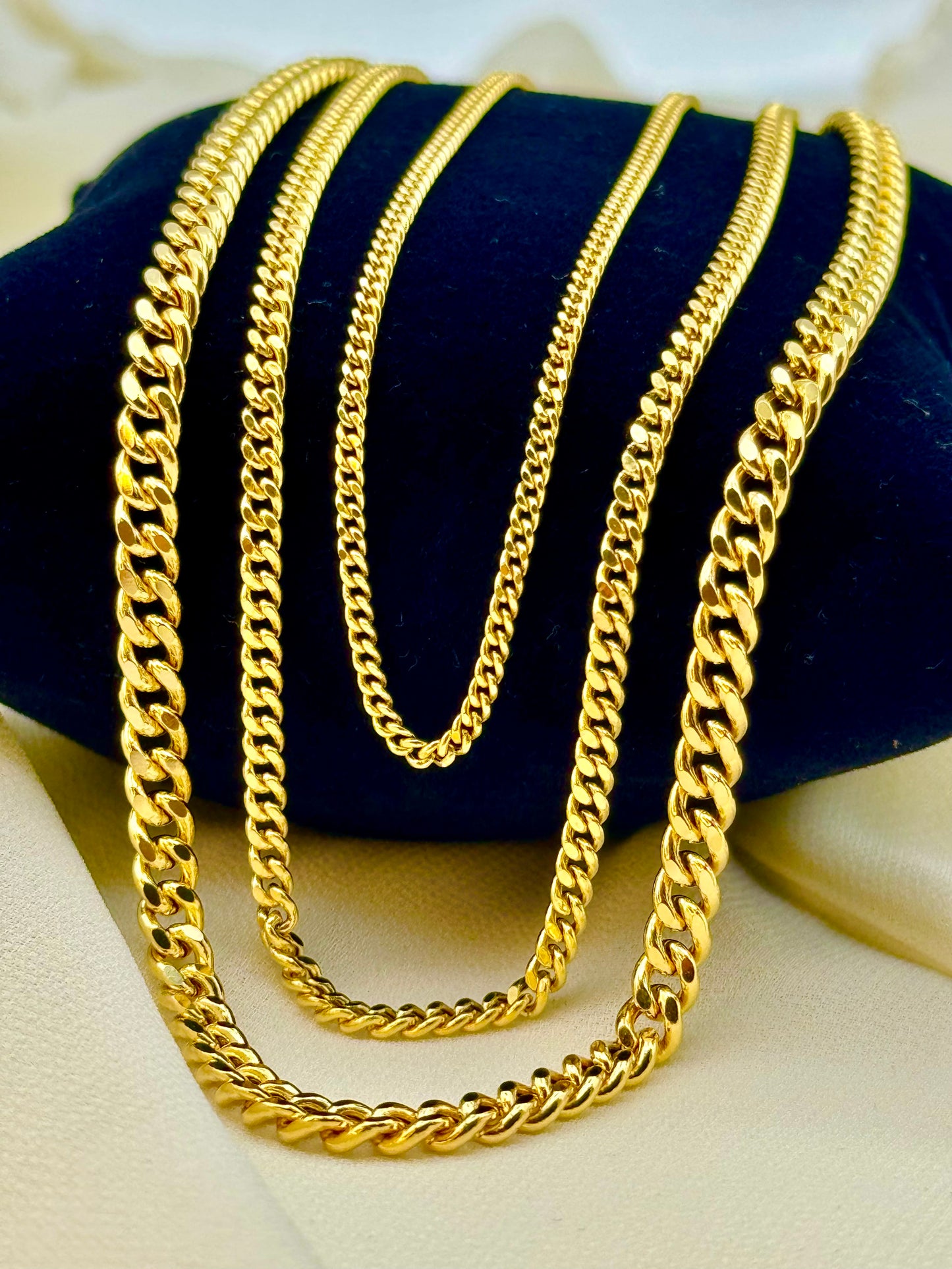 14k Gold curb necklace