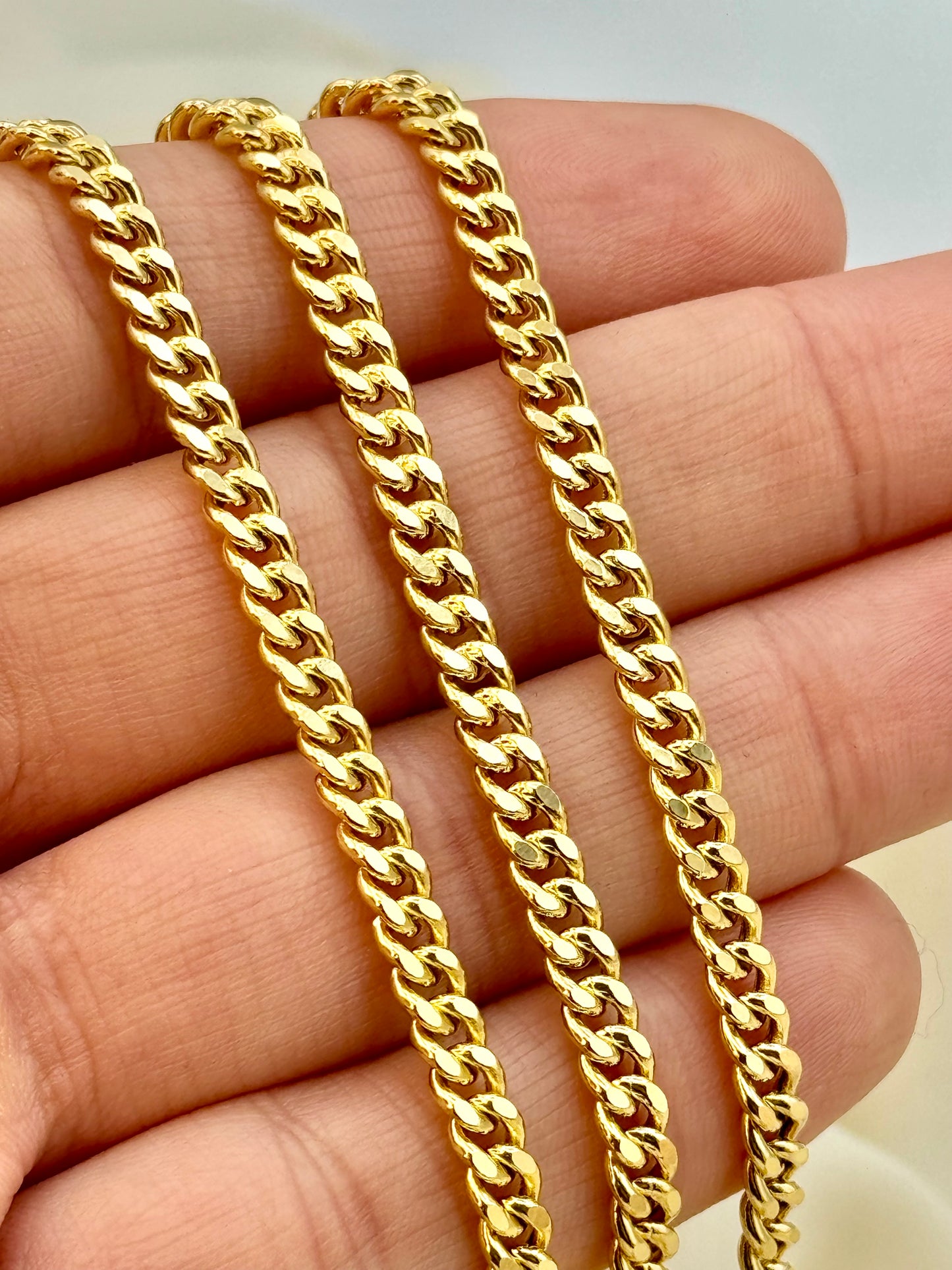 Gold Curb Chain in 5mm