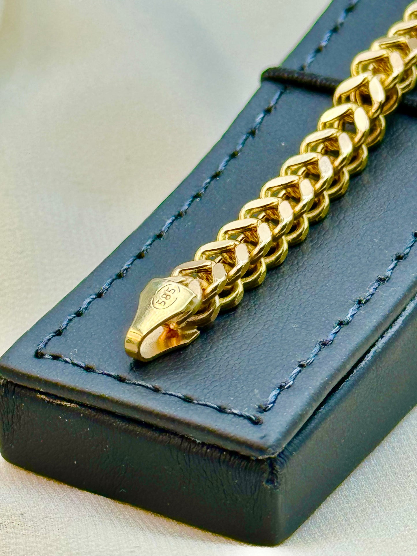 Franco chain with 585 hallmark