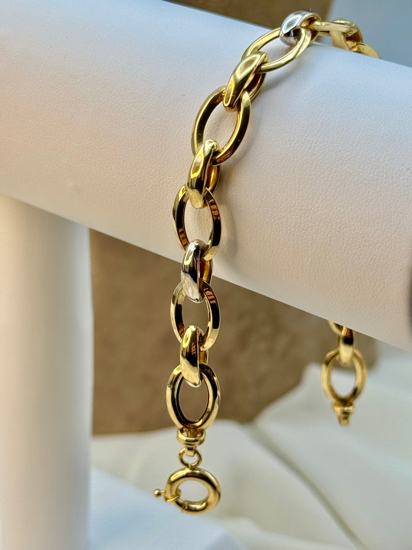 Bracelet câble en or véritable 18 carats – 7,5 pouces, 9 mm, design élégant et stylé.