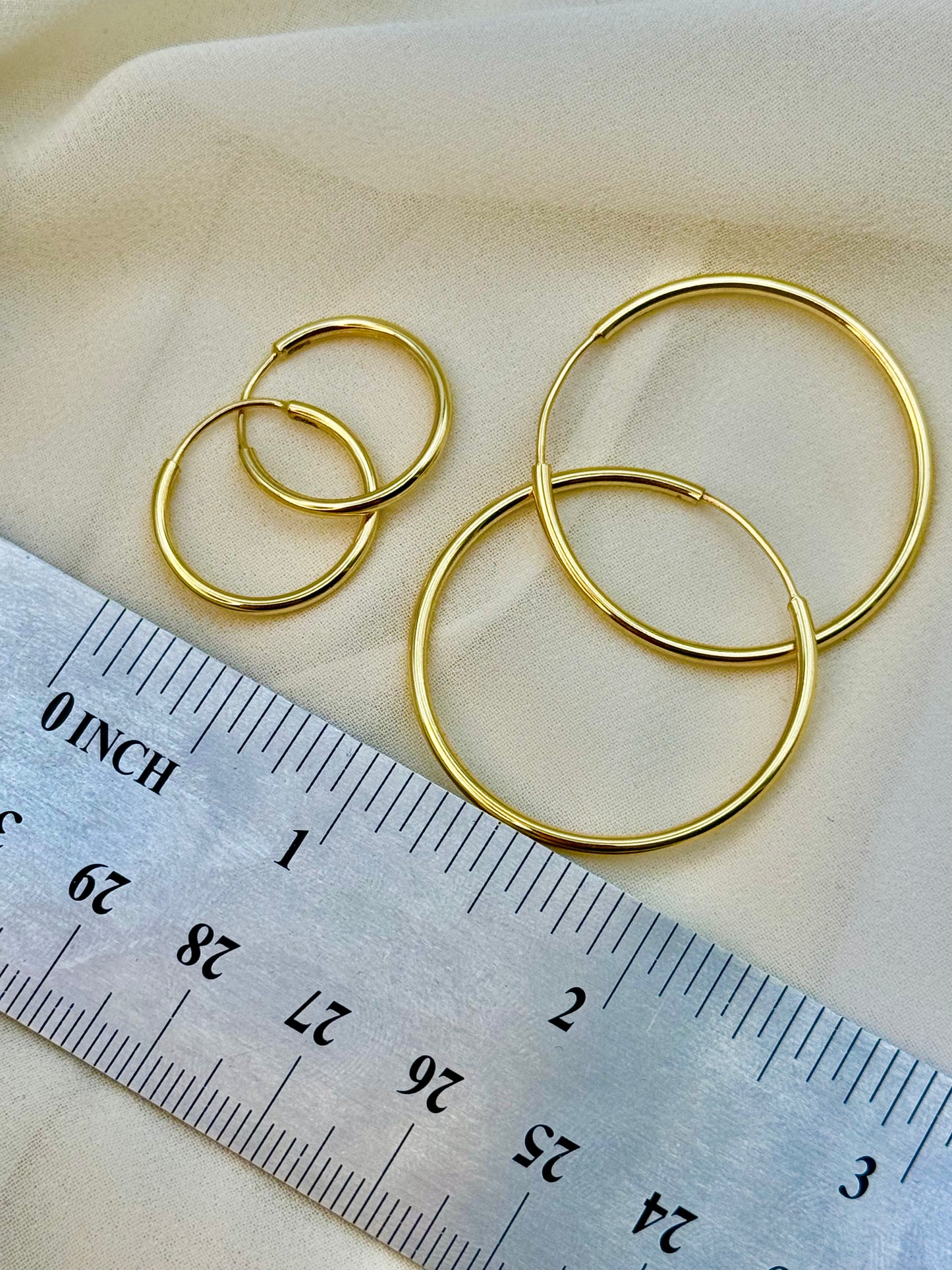 Boucles d'oreilles créoles en or 14 carats - Design simple et élégant - Cadeau parfait pour elle.