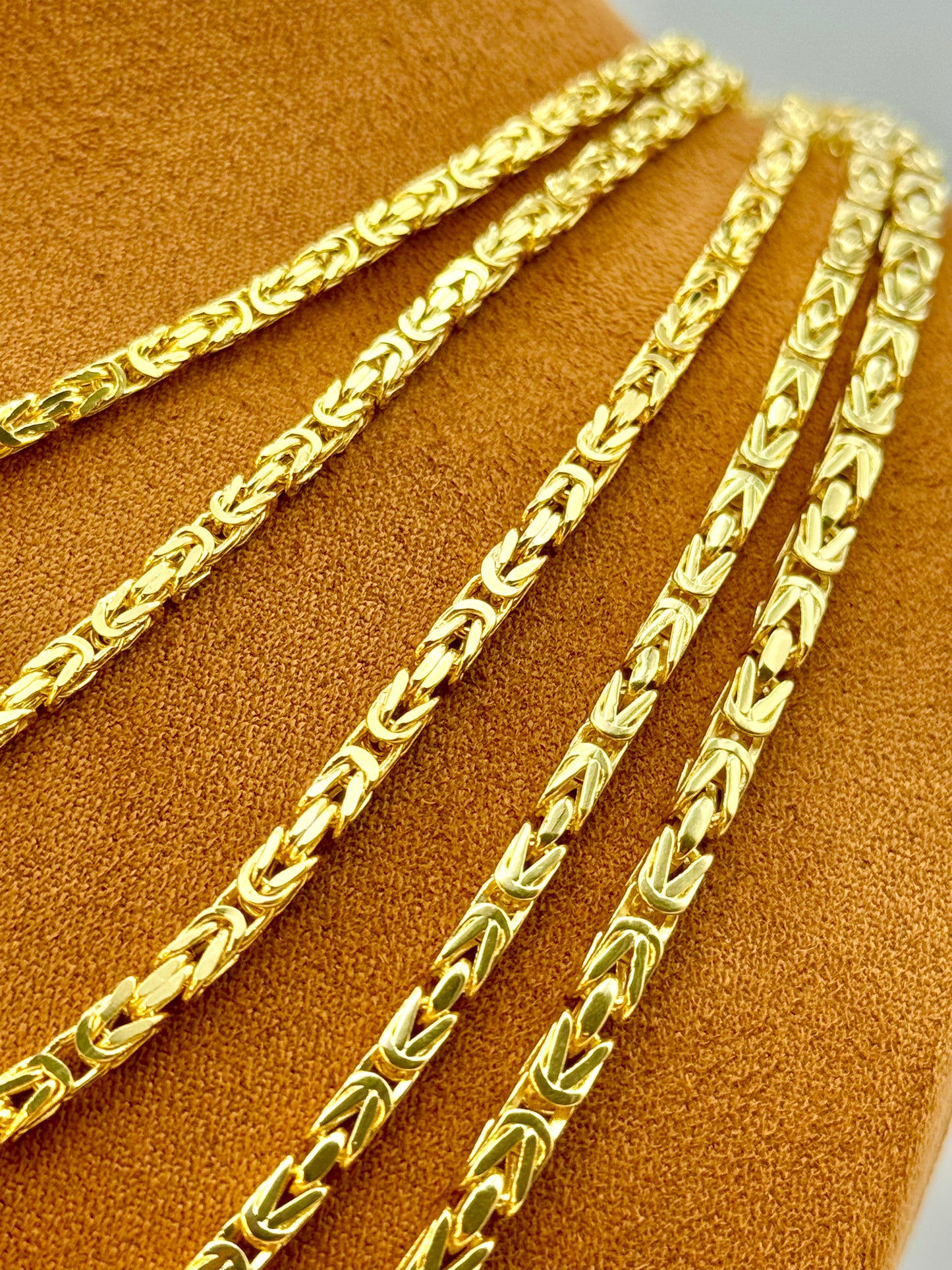 18K Gold Byzantine Chain Necklace, 23.5", (3mm).