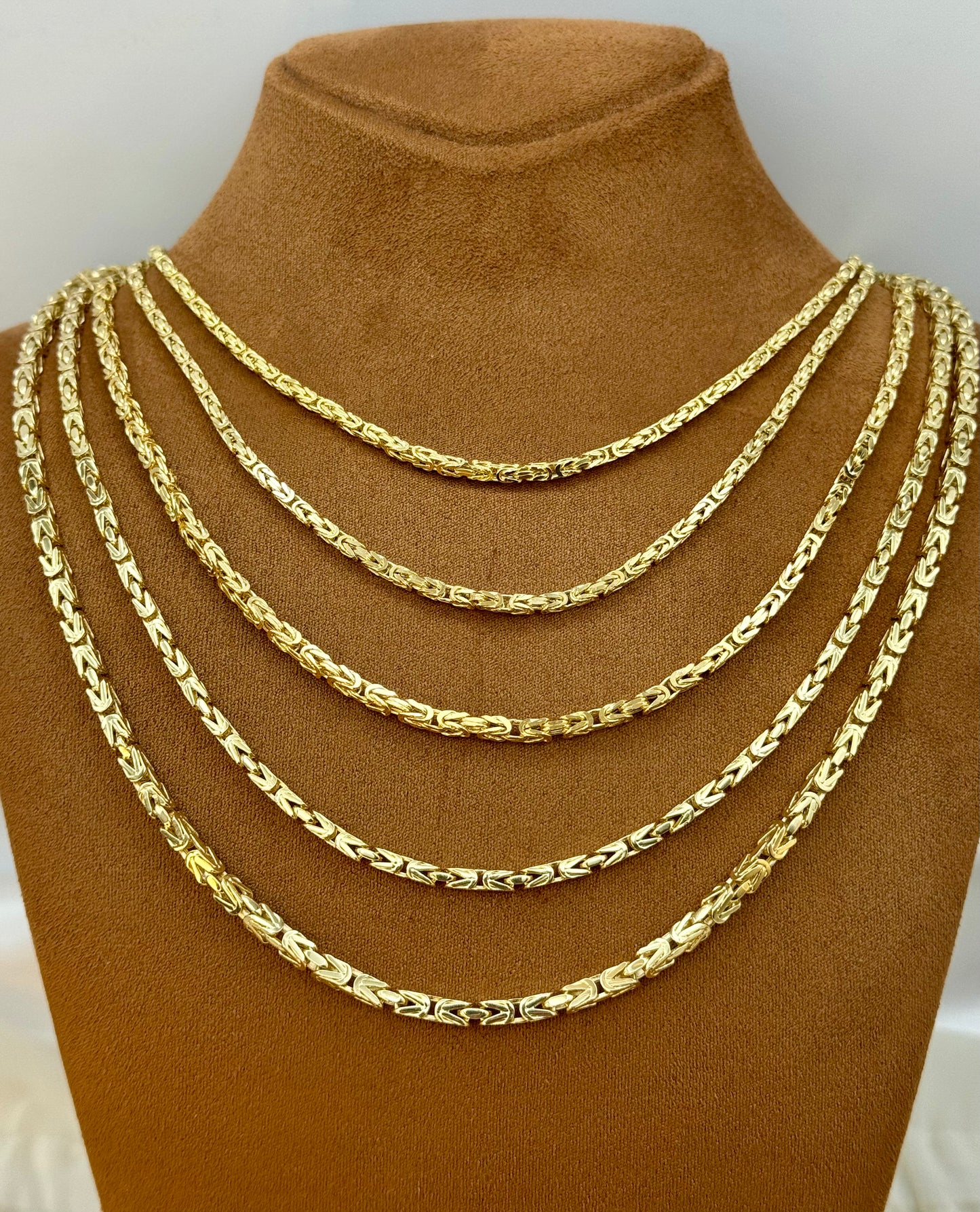 18K Gold Byzantine Chain Necklace, 23.5", (3mm).