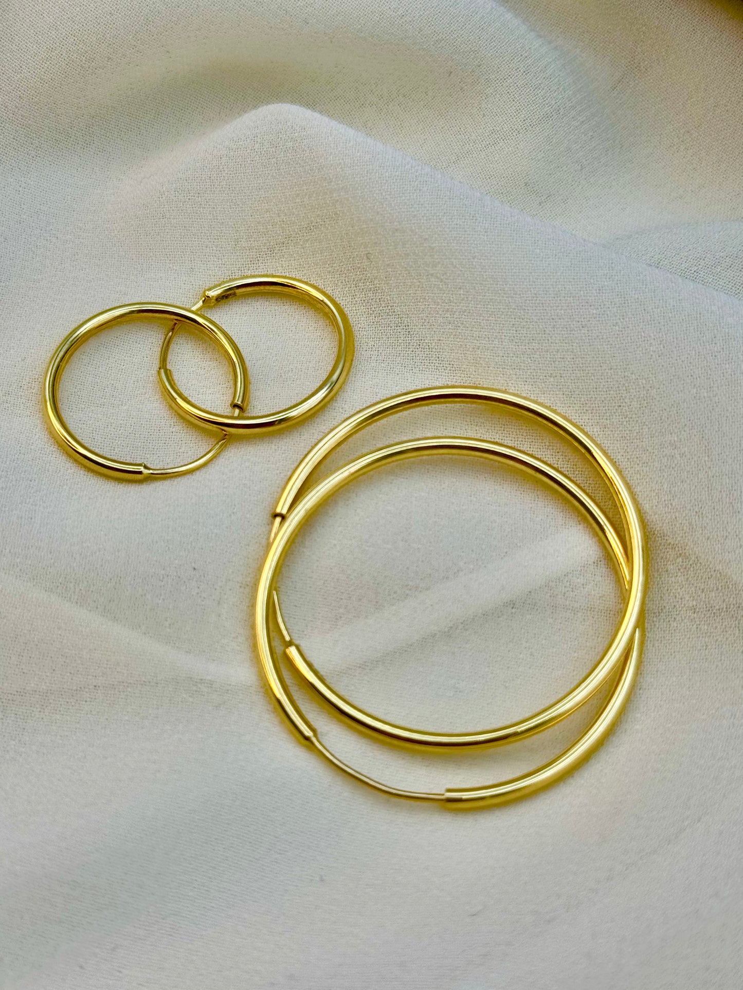Boucles d'oreilles créoles en or 14 carats - Design simple et élégant - Cadeau parfait pour elle.