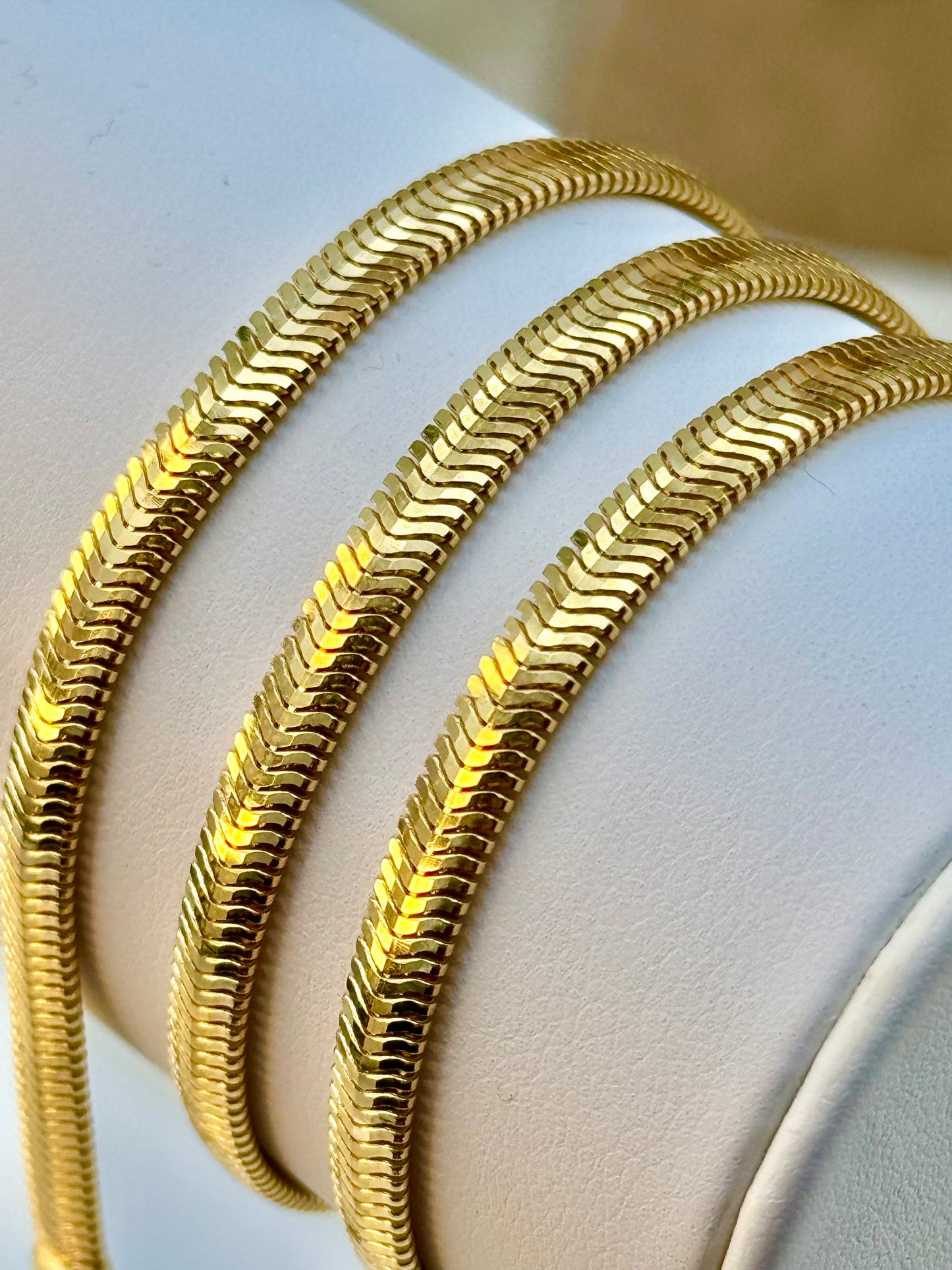 Collier à chevrons en or massif 18 carats, 4 mm, 18 pouces, ras du cou, élégant collier à chevrons en or, chaîne à chevrons 18 carats