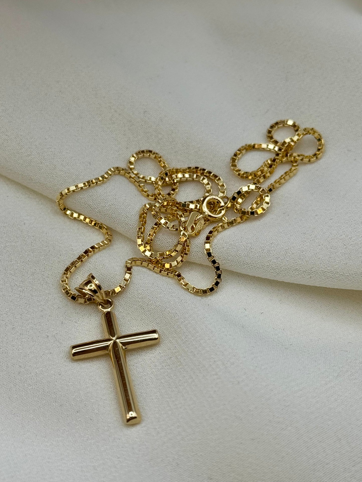 18k Solid Gold Cross Necklace – 20 Inch Gold Chain – Religious Jewelry – Solid Gold Crucifix Pendant – Gift for Him or Her