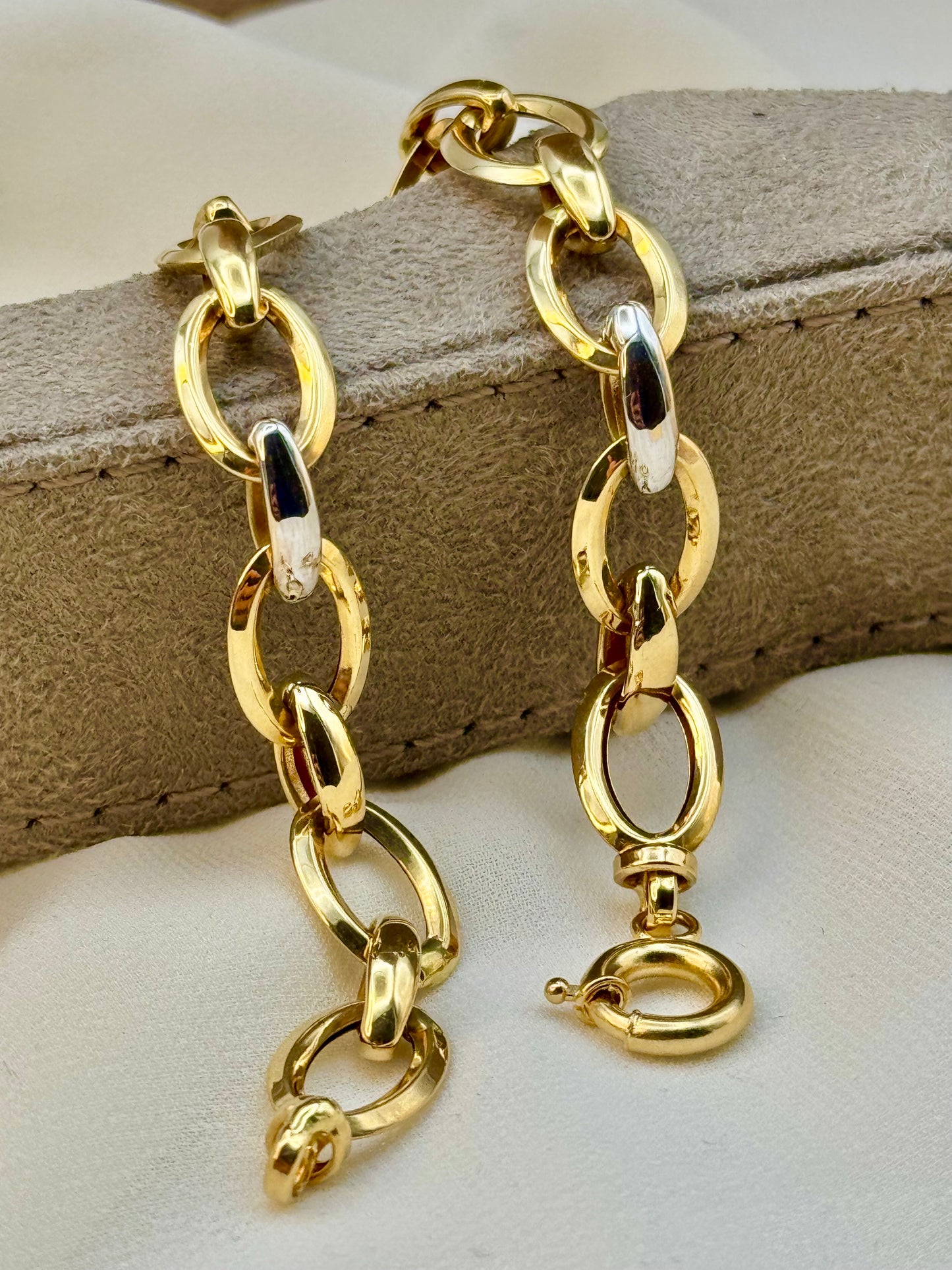 Bracelet câble en or véritable 18 carats – 7,5 pouces, 9 mm, design élégant et stylé.