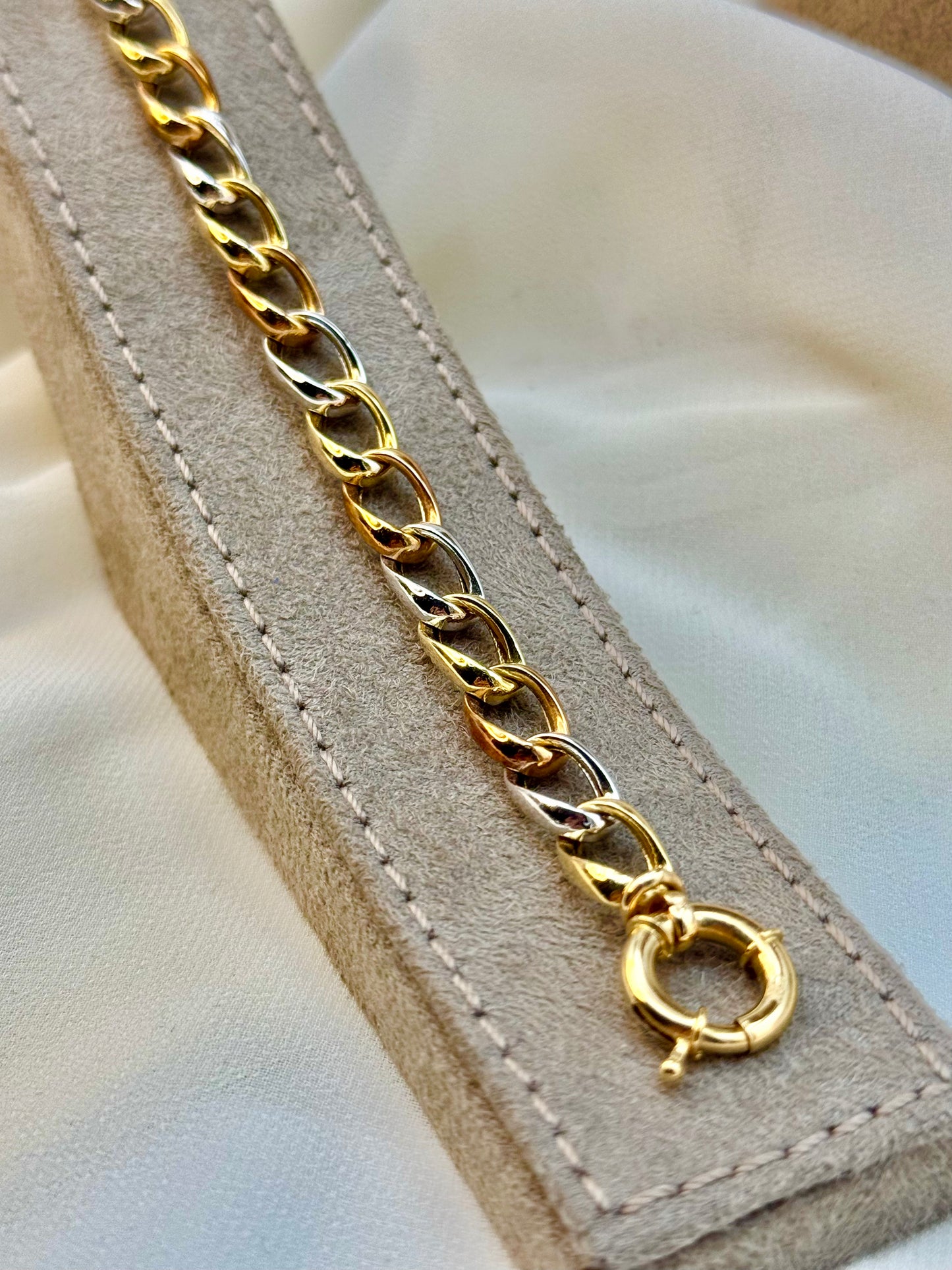 Bracelet câble en or véritable 18 carats, 19 cm. Design unique et élégant, charmant et brillant ! Un cadeau idéal ! Bracelet en or tendance !