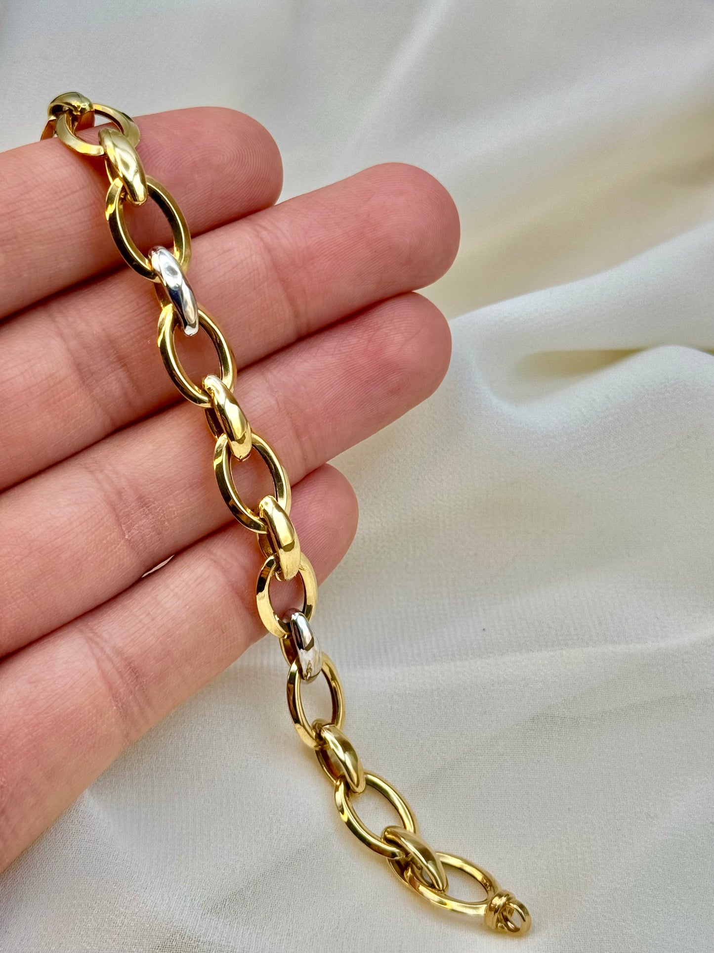 Bracelet câble en or véritable 18 carats – 7,5 pouces, 9 mm, design élégant et stylé.