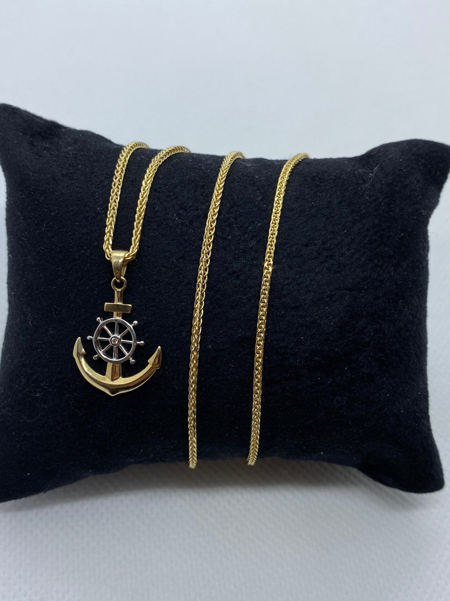 Collier ancre en or 14 carats – Motif gouvernail de bateau – Cadeau d'anniversaire idéal