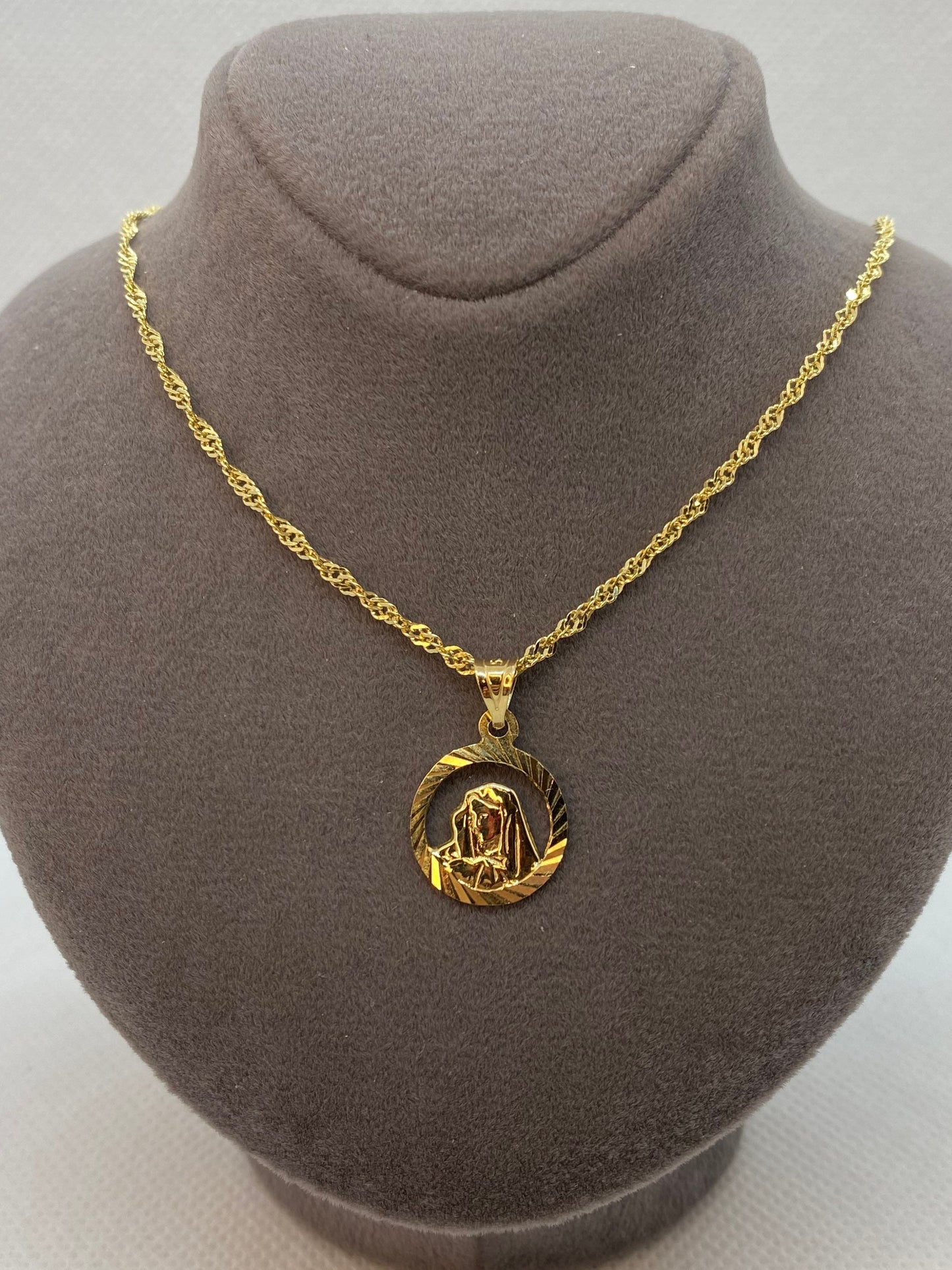 14K Solid Gold Miraculous Medal Necklace – Virgin Mary Pendant – Catholic Religious Jewelry – Christian Faith Gift for Her or Him