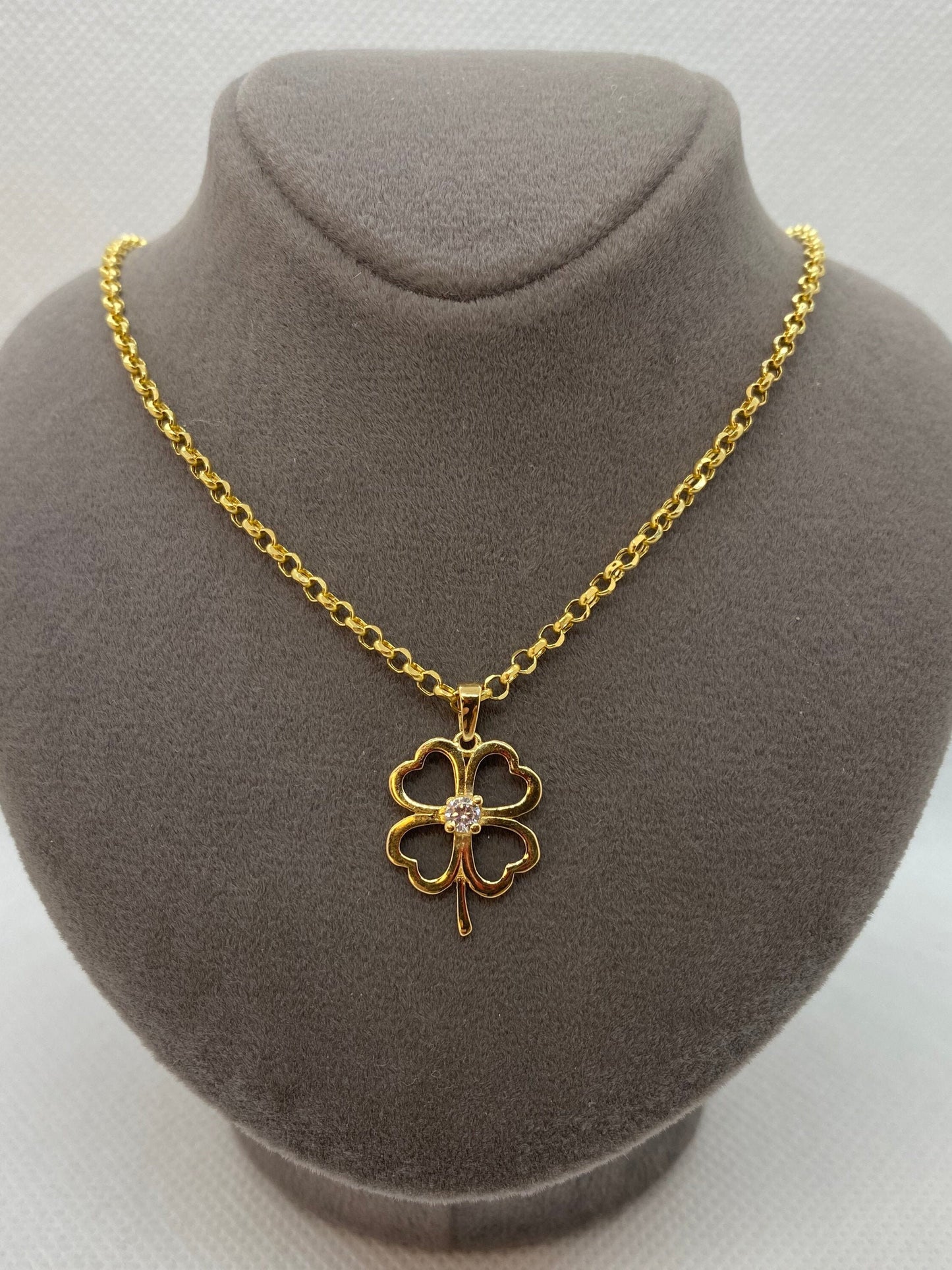 Collier fleur en or massif 18 carats 20 pouces