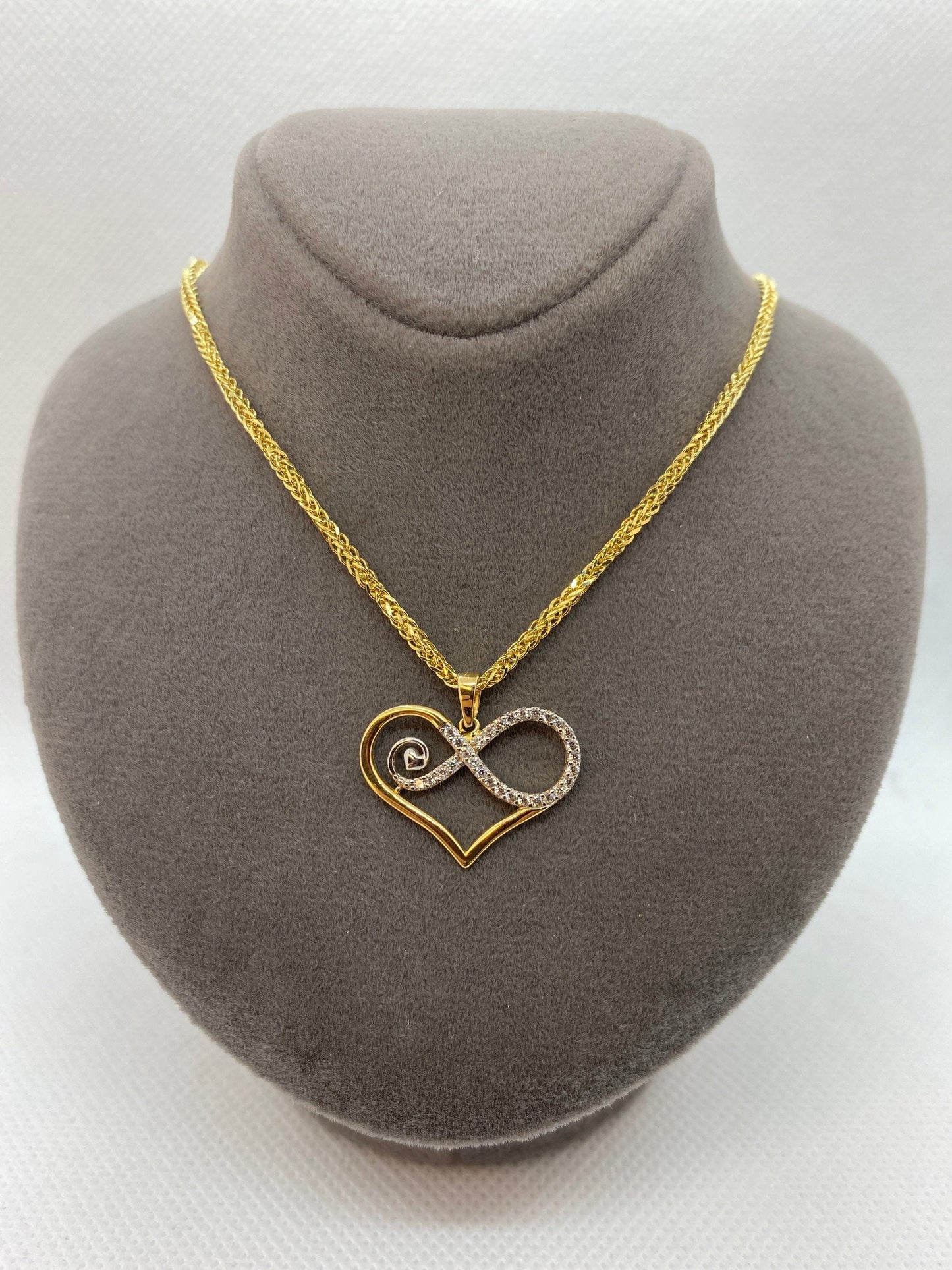 Collier Infini et cœur en or massif 18 carats 19,5 pouces