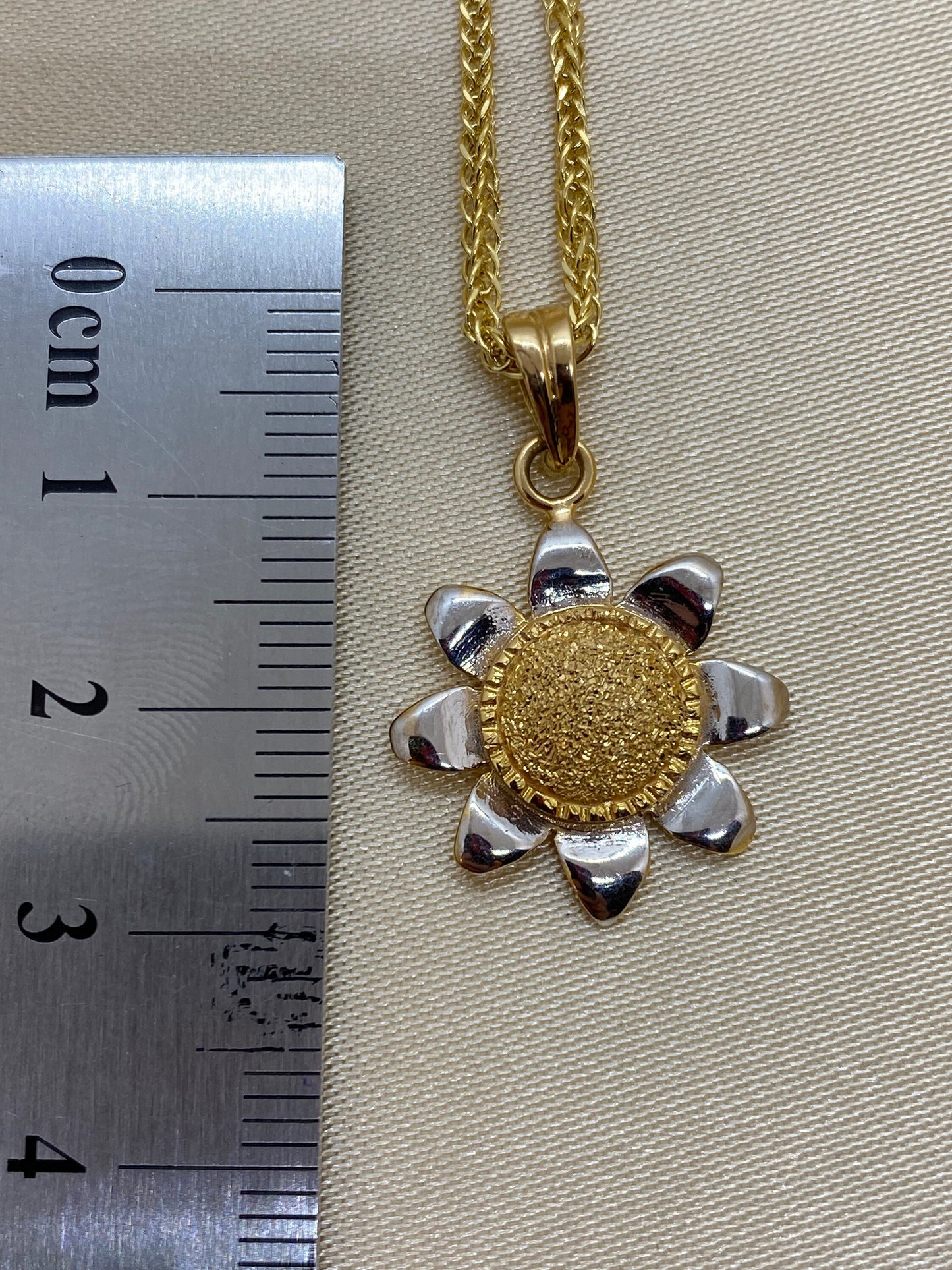 18k solid Gold Sun Flower Necklace Diamond Cut , Solar Celestial Star Sun Necklace, Wedding Gift, Anniversary Gift, Birthday Gift