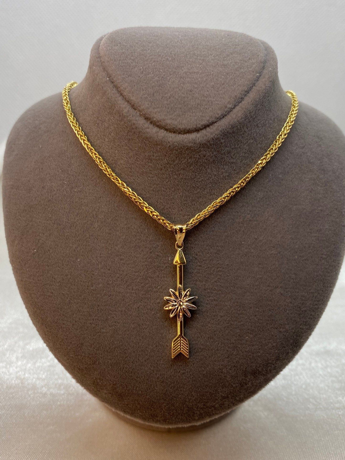 18k Gold Love Arrow Necklace / 18k Real Gold Arrow Necklace / Arrow Necklace/ Arrow pendant Diamond cut /20",2mm
