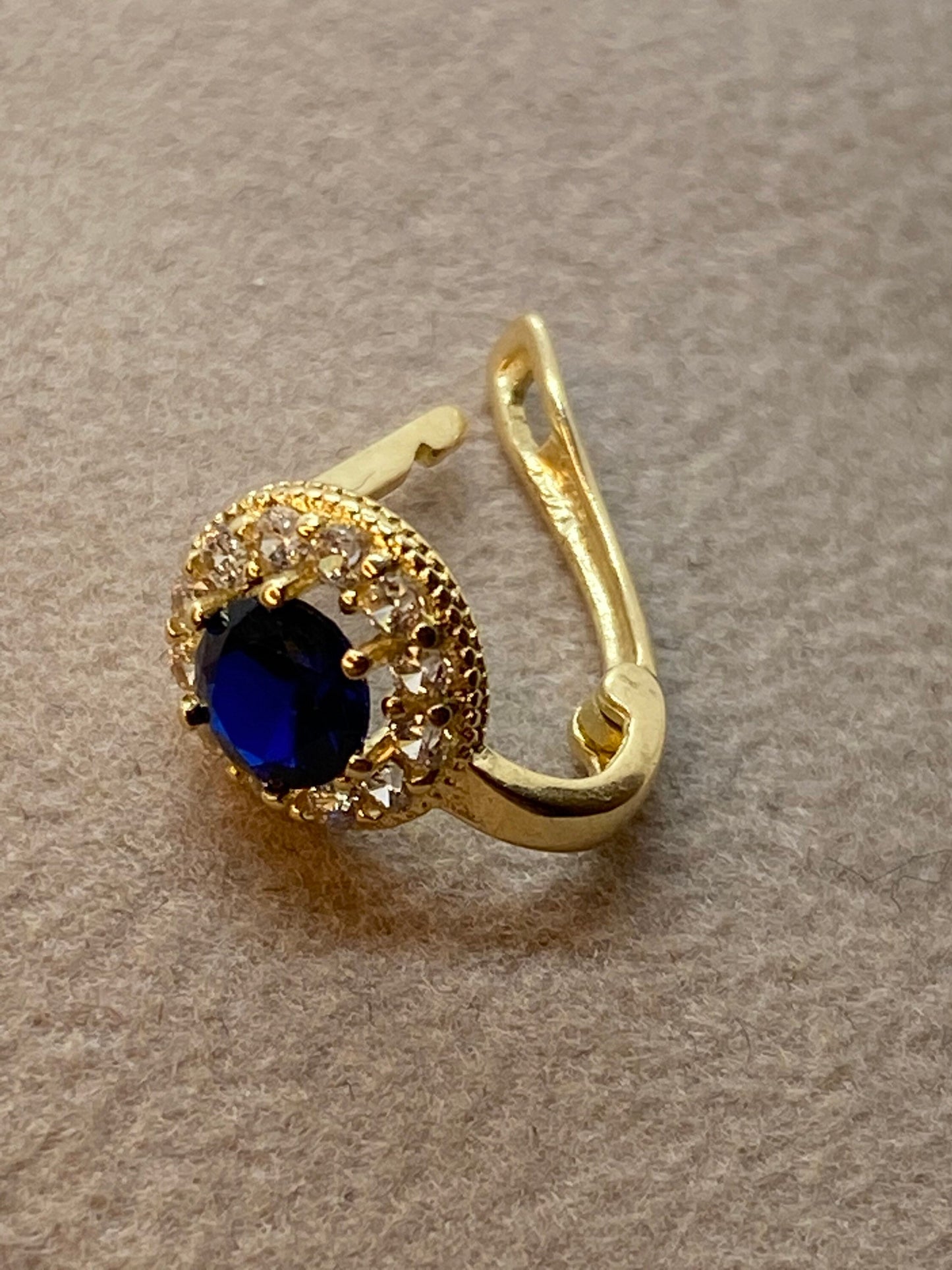 Boucles d'oreilles à clip en or 14 carats avec zircone cubique, boucles d'oreilles en or véritable - Cadeaux de Noël - Cadeaux pour elle - Cadeaux d'anniversaire