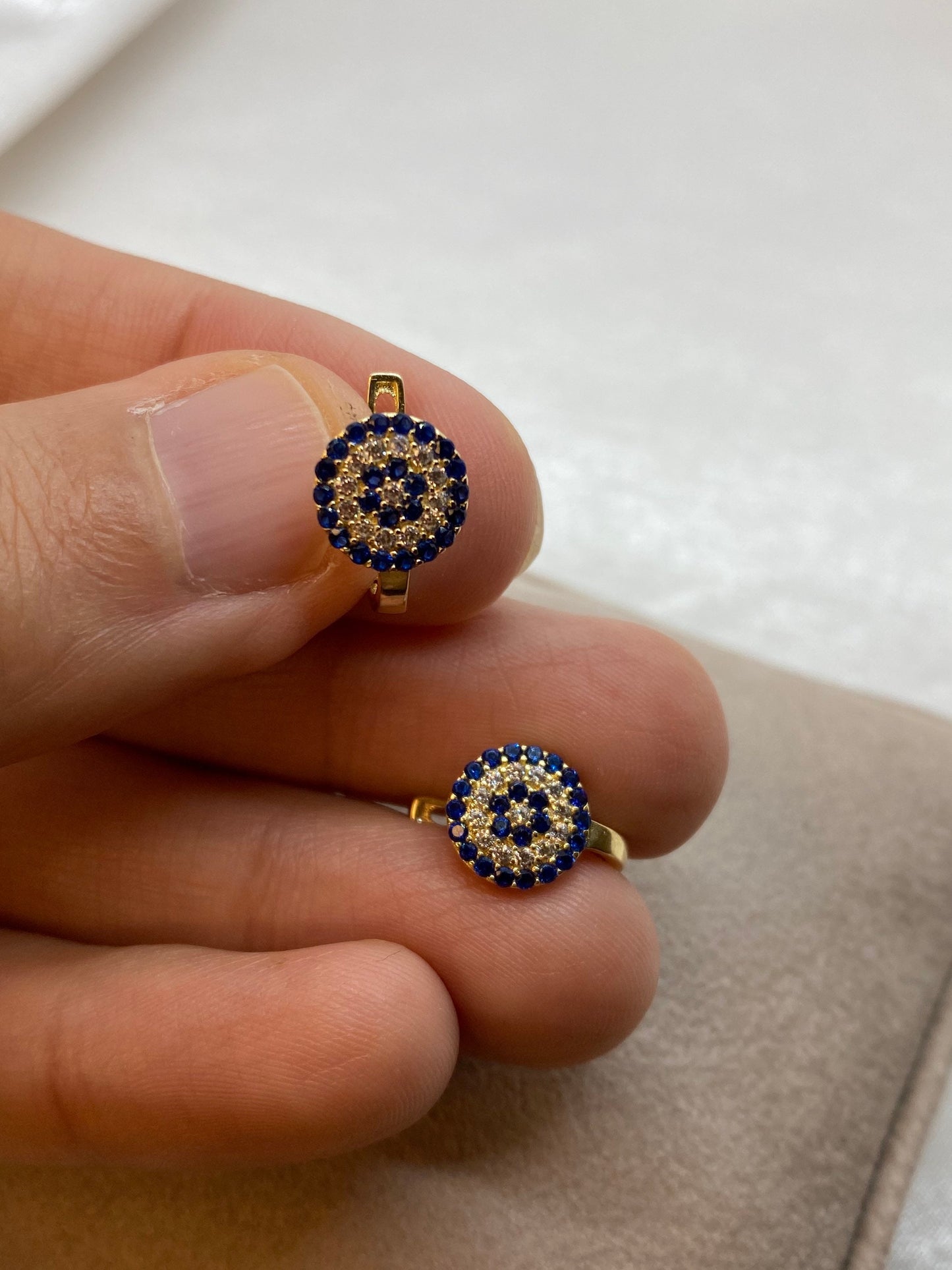Boucles d'oreilles à clip en or 14 carats contre le mauvais œil avec zircone cubique – Or véritable, élégantes et protectrices – Cadeau de Noël ou d'anniversaire parfait pour elle.