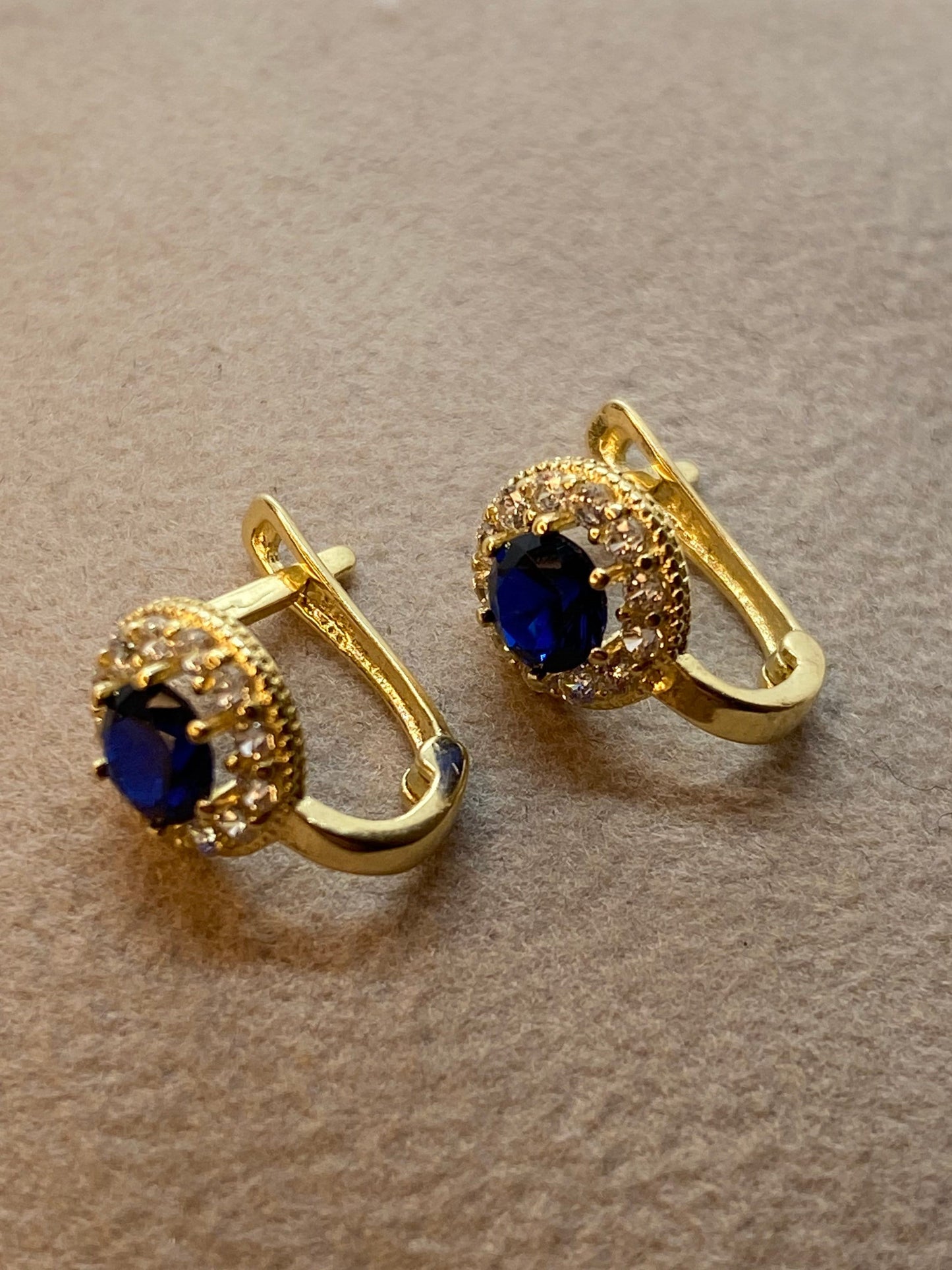 Boucles d'oreilles à clip en or 14 carats avec zircone cubique, boucles d'oreilles en or véritable - Cadeaux de Noël - Cadeaux pour elle - Cadeaux d'anniversaire