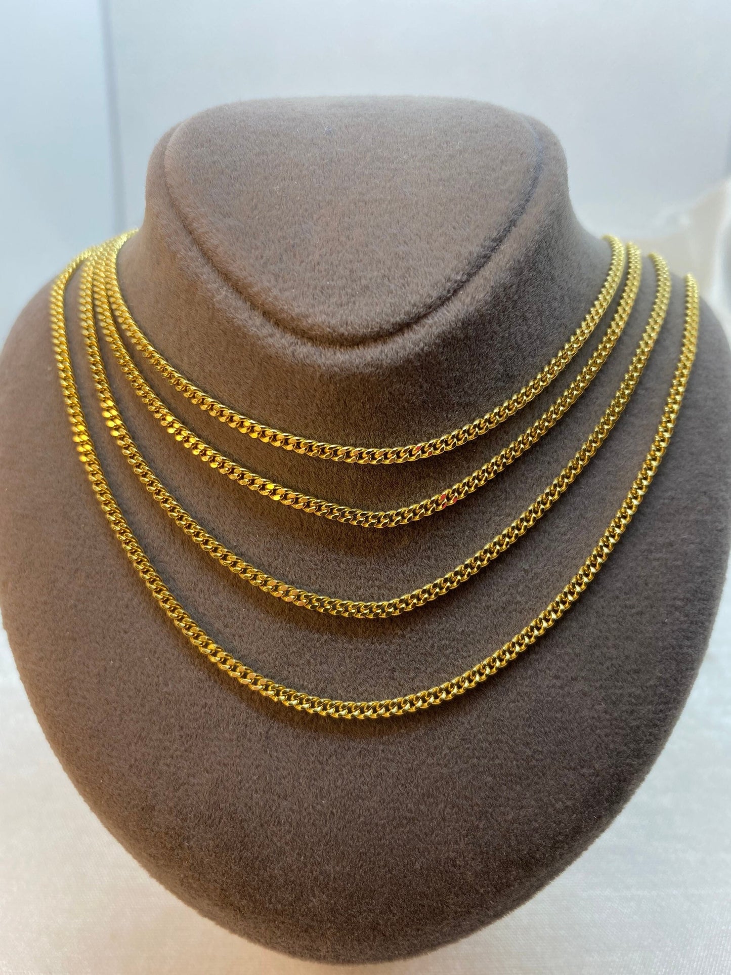 Curb chain for stacking