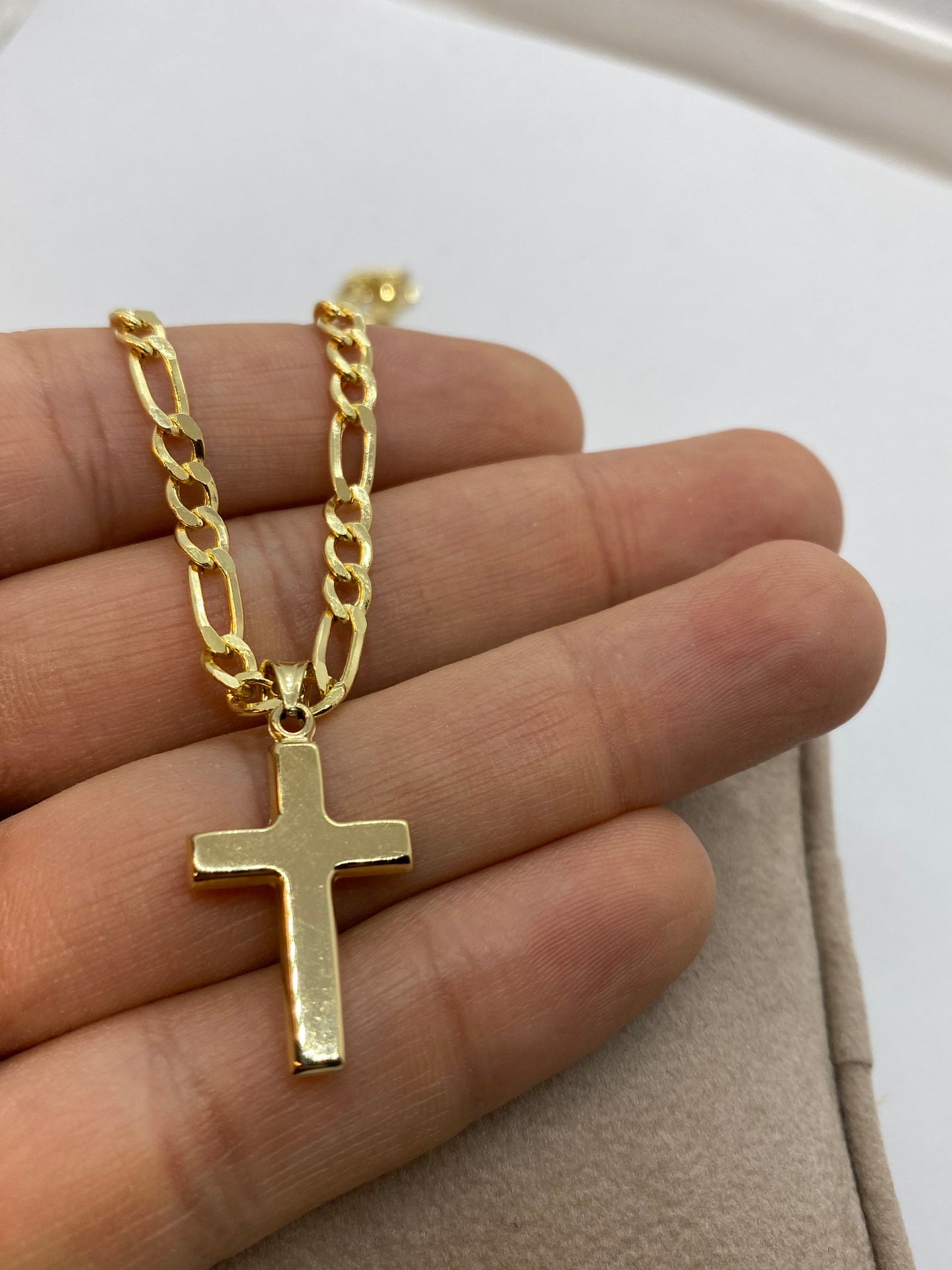 Collier croix en or 14 carats avec chaîne Figaro – Taille diamant, 59,7 cm, 4 mm, brillant et durable, pendentif croix en or véritable 14 carats – Parfait pour elle et lui