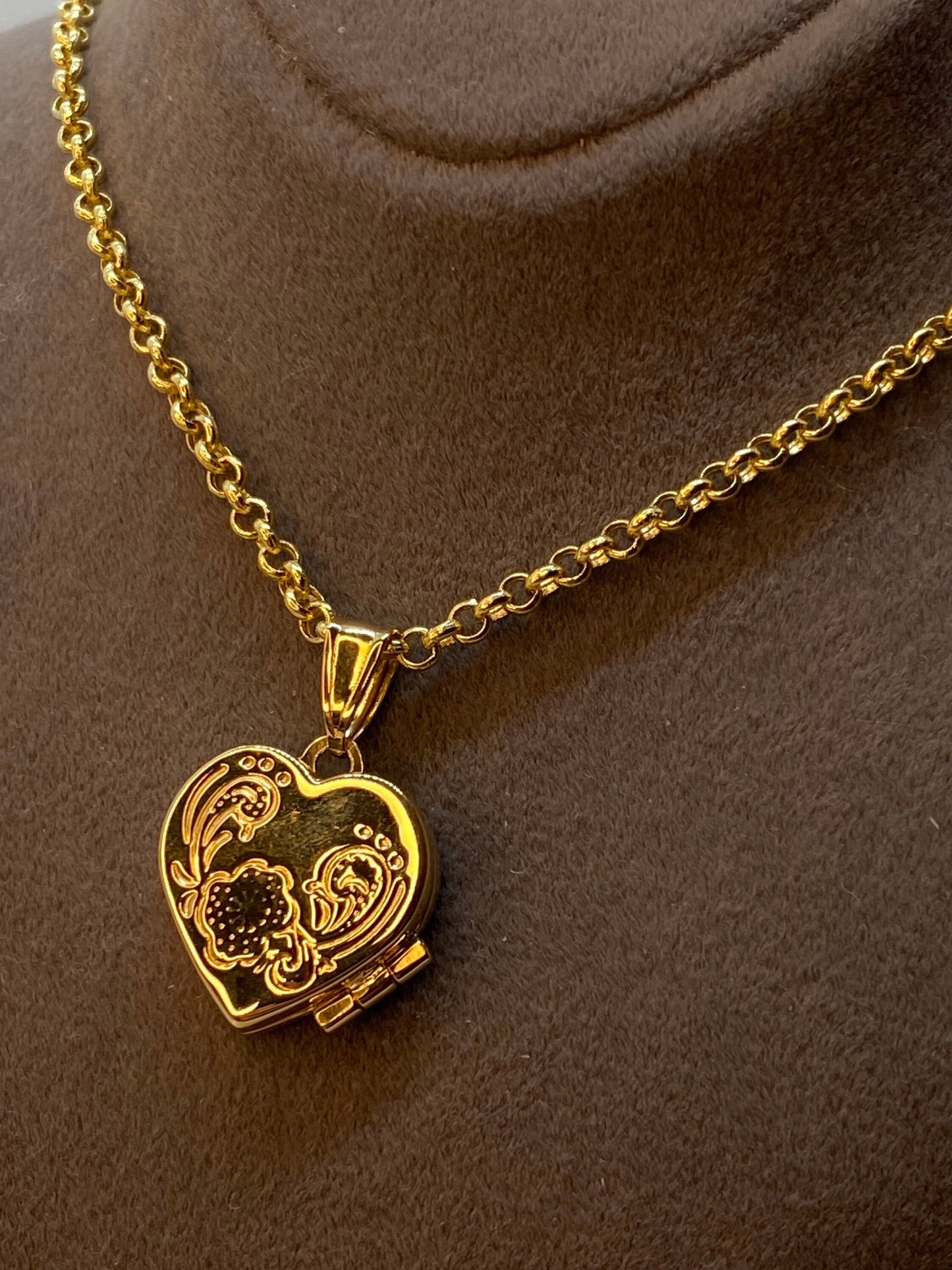 14K Solid Gold Heart Locket Necklace with 19.5” Rolo Chain, 2mm Gold Locket Pendant, Birthday Gift for Her, Keepsake Jewelry
