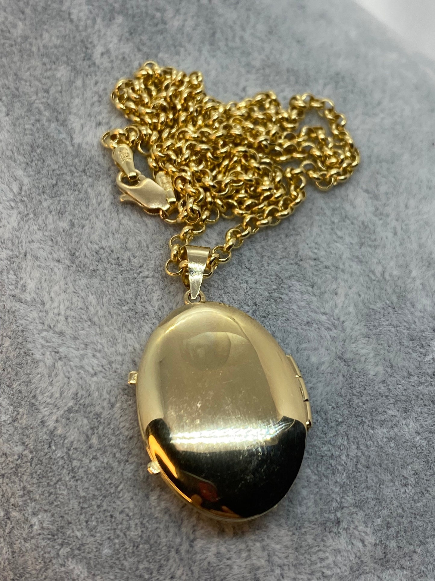 14k Gold Oval Locket Necklace 22" – 3mm Chain, Memorial & Birthday Gift for Her.