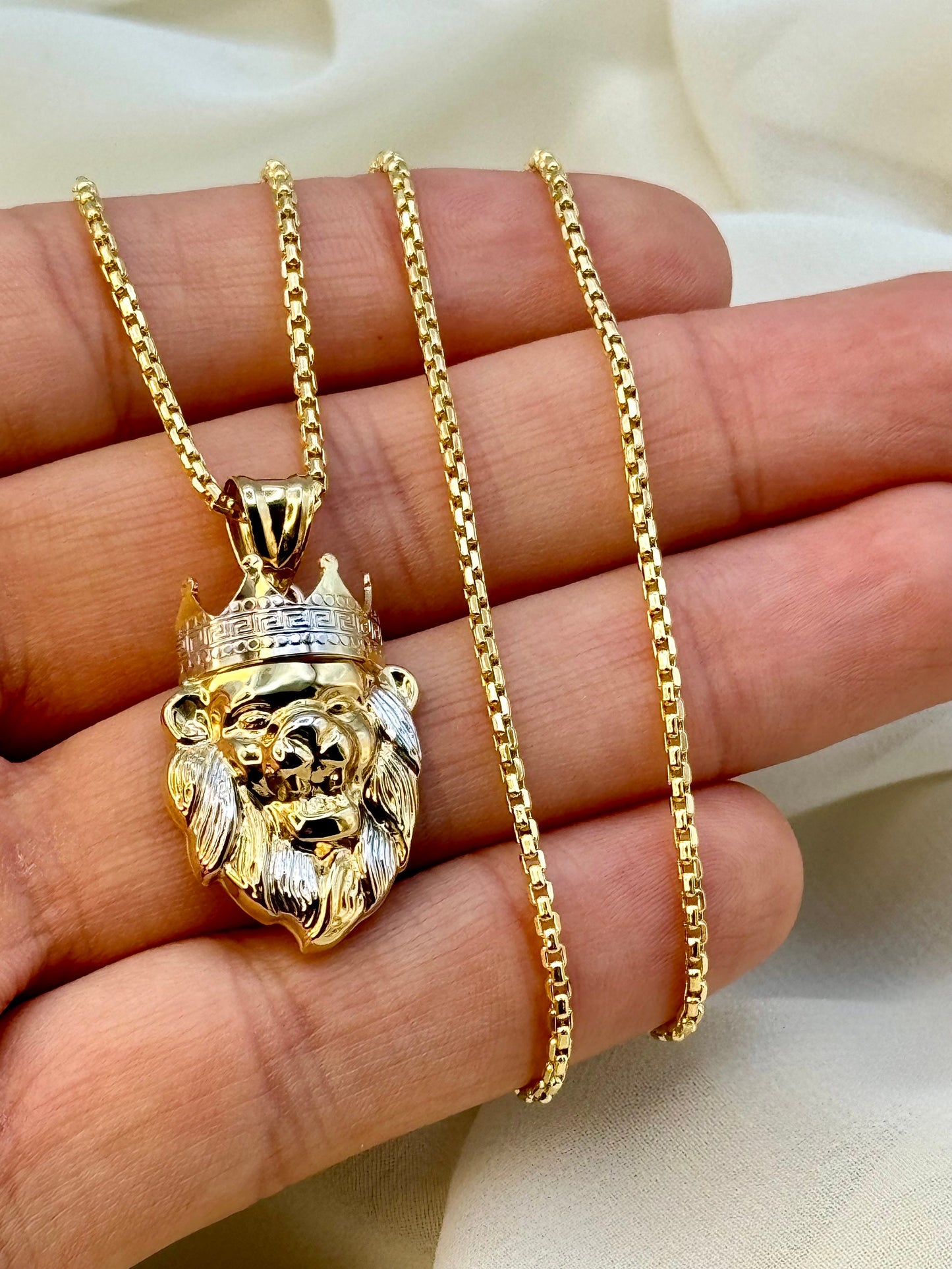 18K Gold Lion Necklace with Crown – Solid Gold Pendant on Box Chain | Symbol of Power & Leadership | Birthday, Anniversary, Christmas Gift