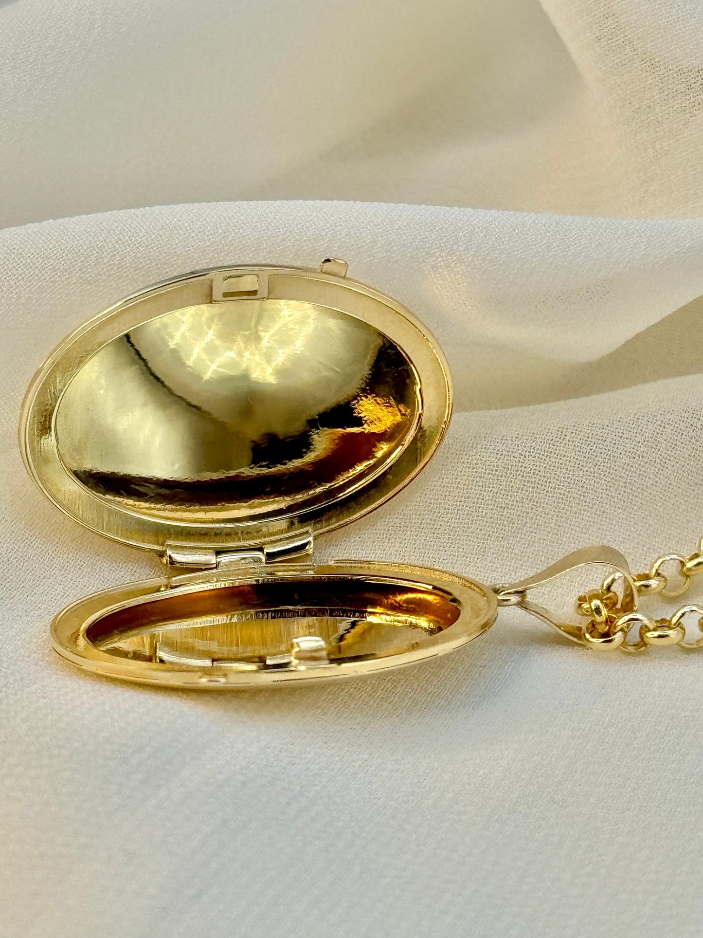 14k Gold Oval Locket Necklace 22" – 3mm Chain, Memorial & Birthday Gift for Her.