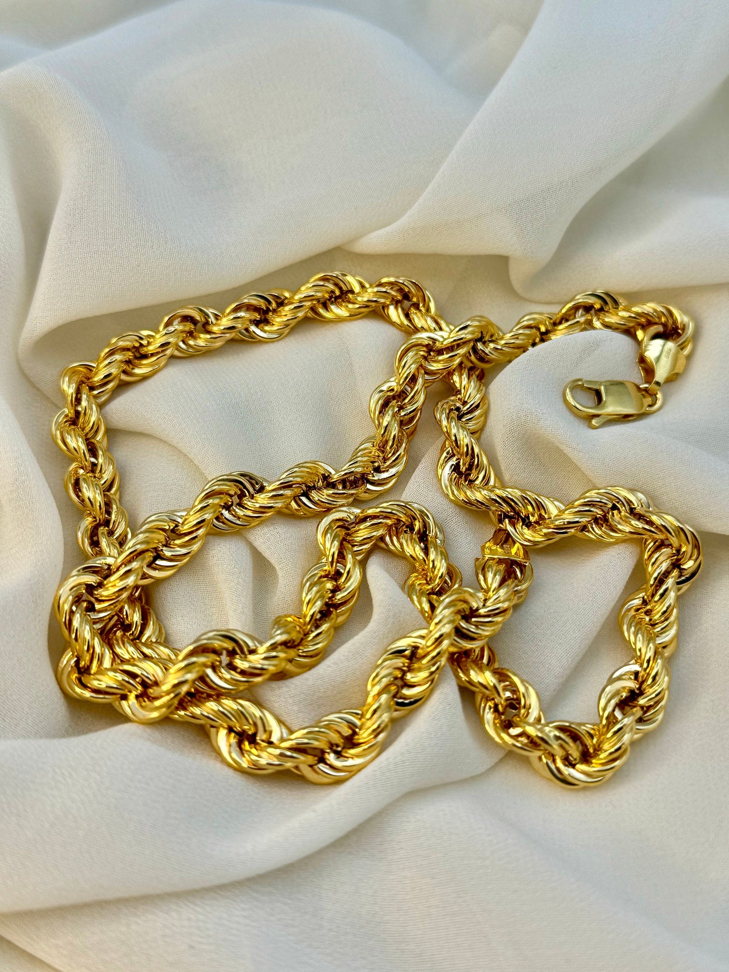 14k solid Gold rope Chain.