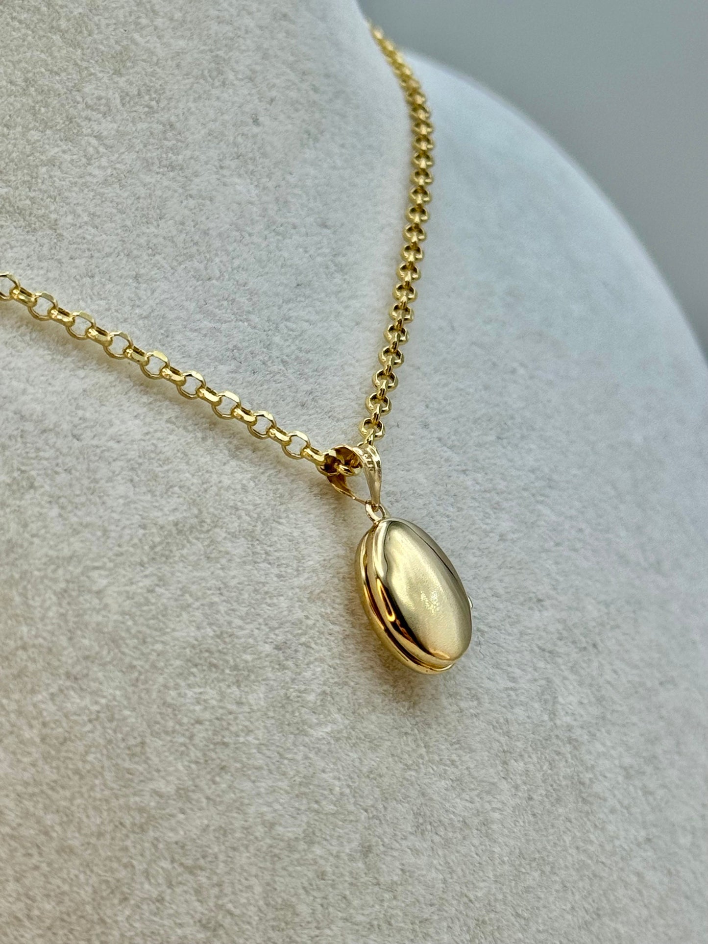 14k Gold Oval Locket Necklace 20" – Memorial & Birthday Gift for Her.