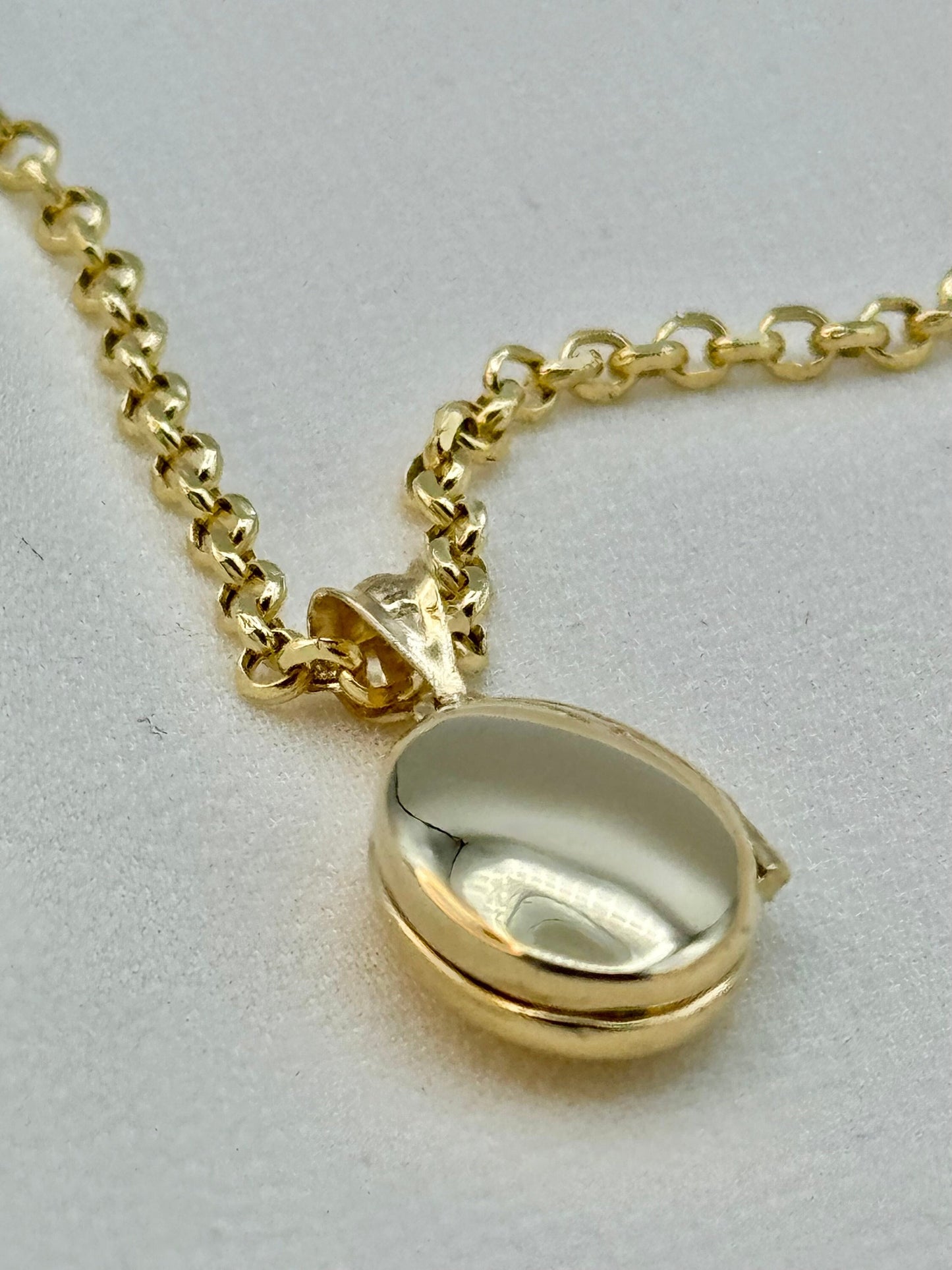 14k Gold Oval Locket Necklace 20" – Memorial & Birthday Gift for Her.