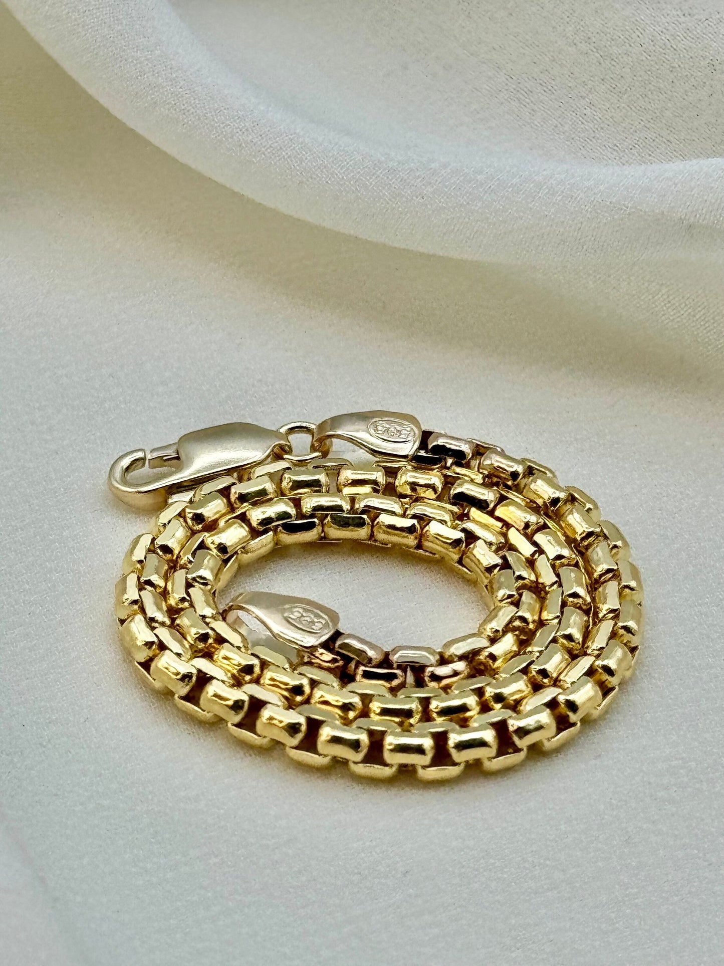 Box bracelet flexibility