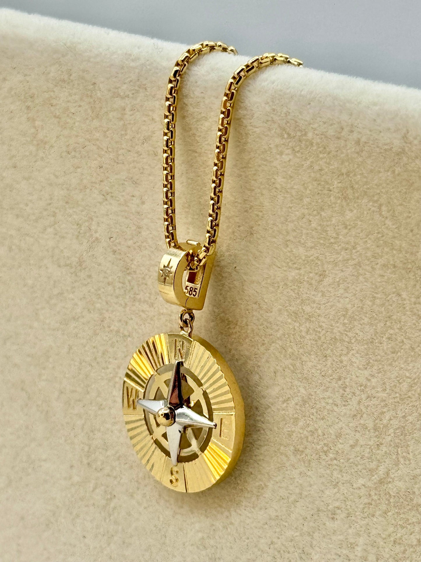 Collier boussole artisanal en or massif 14 carats – Pendentif de voyage personnalisé, cadeau unique pour lui, elle ou maman