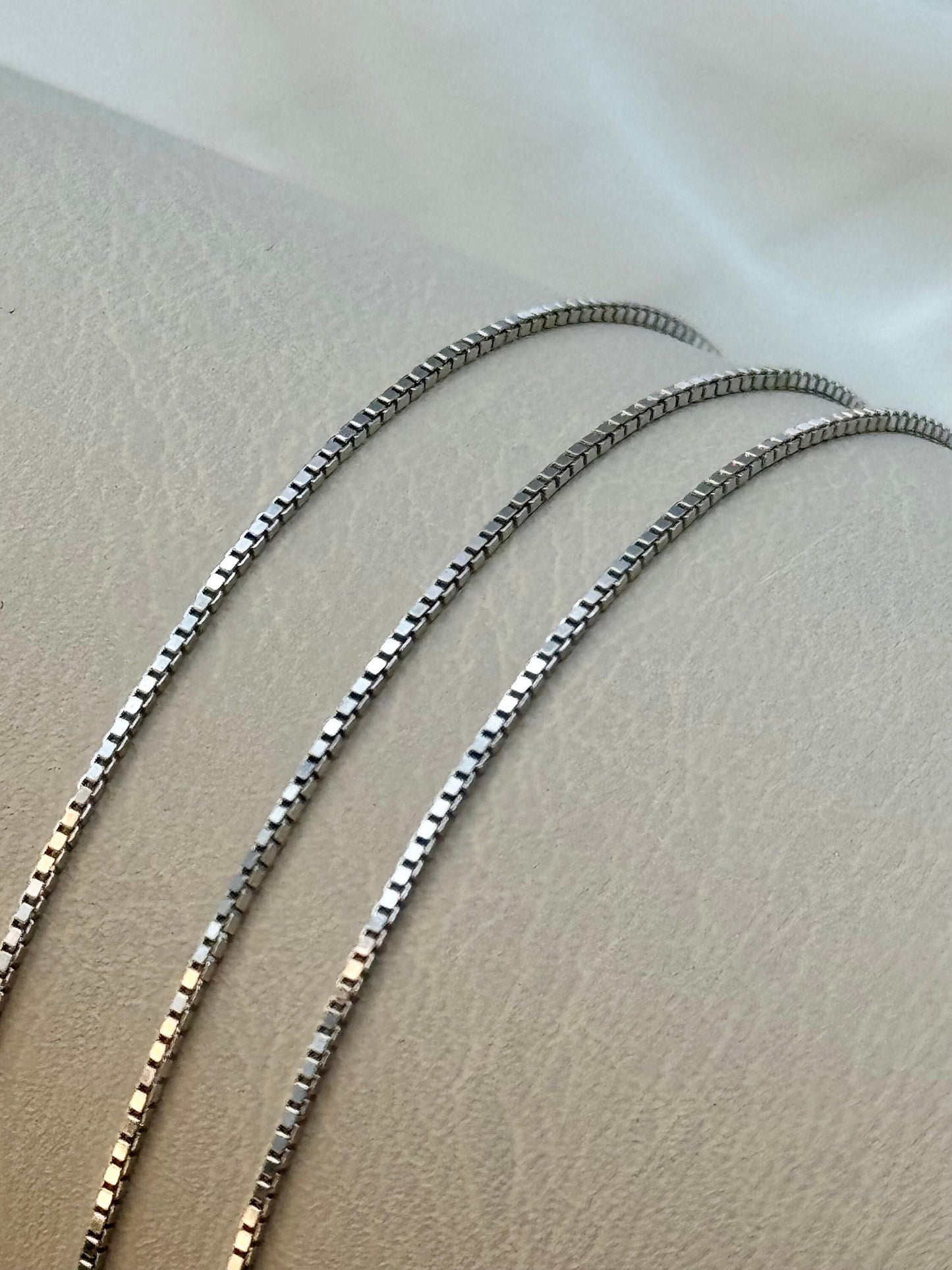 Collier chaîne à mailles vénitiennes en or massif 18 carats (47 cm) | Chaîne à mailles vénitiennes blanches en or véritable | Cadeau élégant pour homme et femme