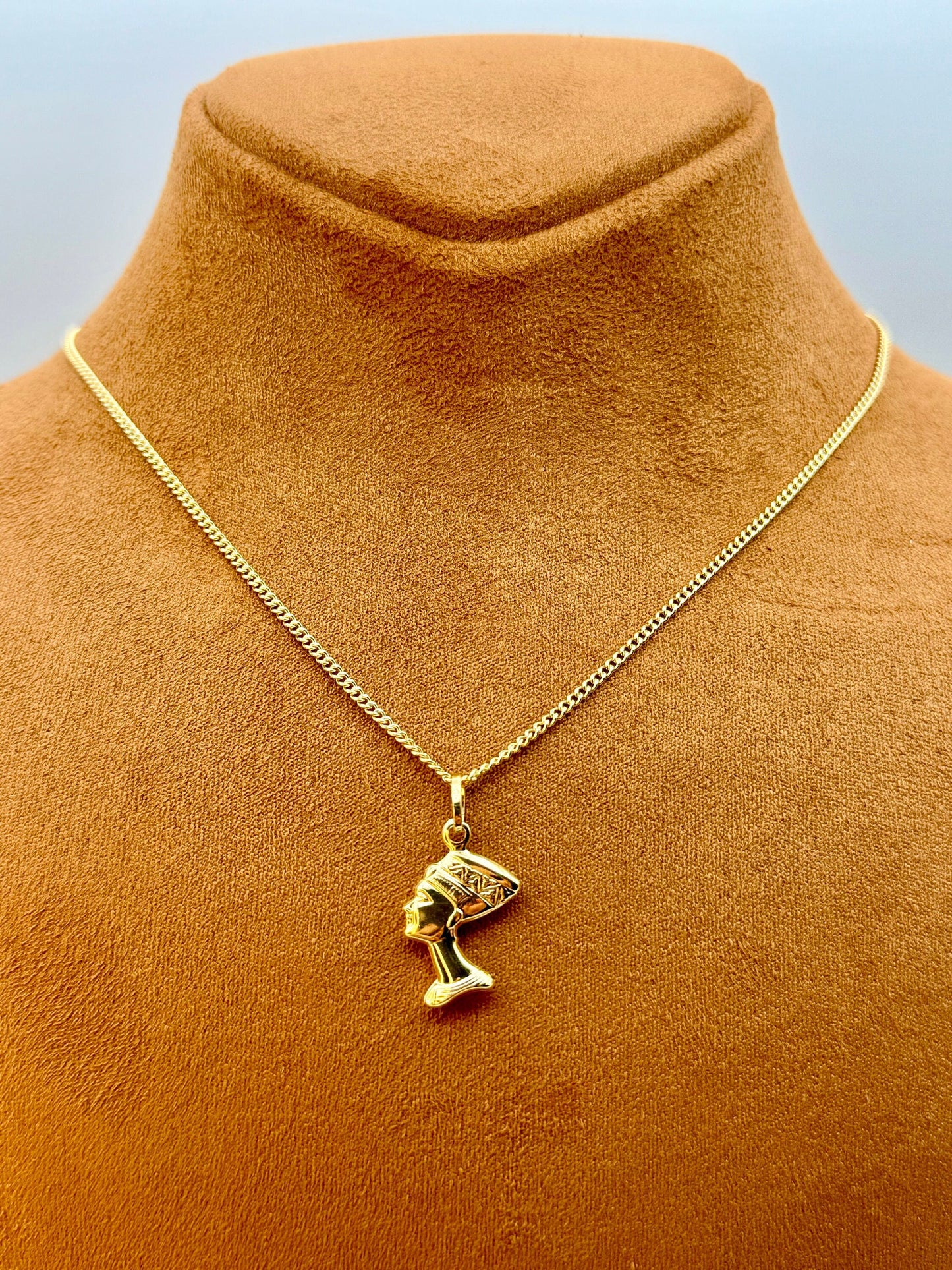 18K Solid Gold Nefertiti Pendant Necklace with Curb Chain – Egyptian Queen Charm, Symbol of Beauty & Elegance, Real Gold Jewelry, Gift for Her, Birthday Gift