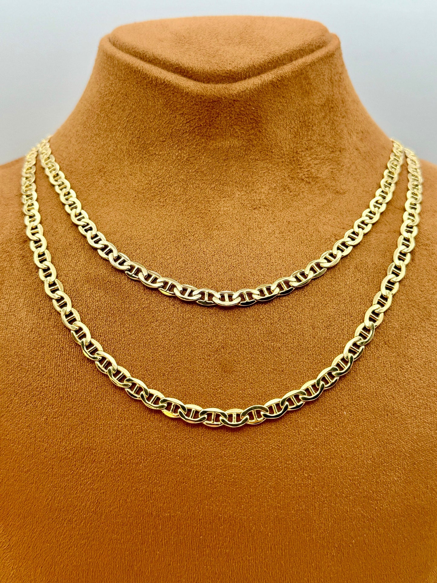 14k Gold mariner necklace .