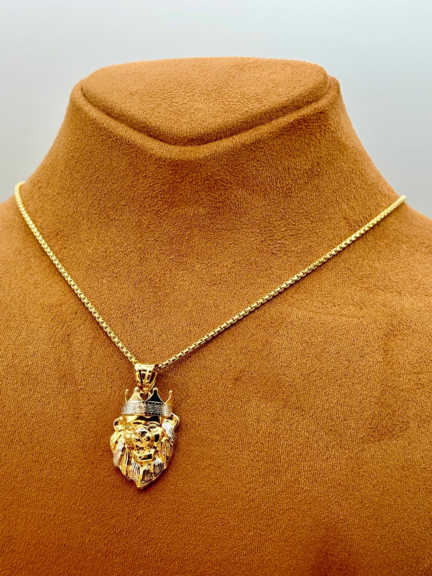 18K Gold Lion Necklace with Crown – Solid Gold Pendant on Box Chain | Symbol of Power & Leadership | Birthday, Anniversary, Christmas Gift