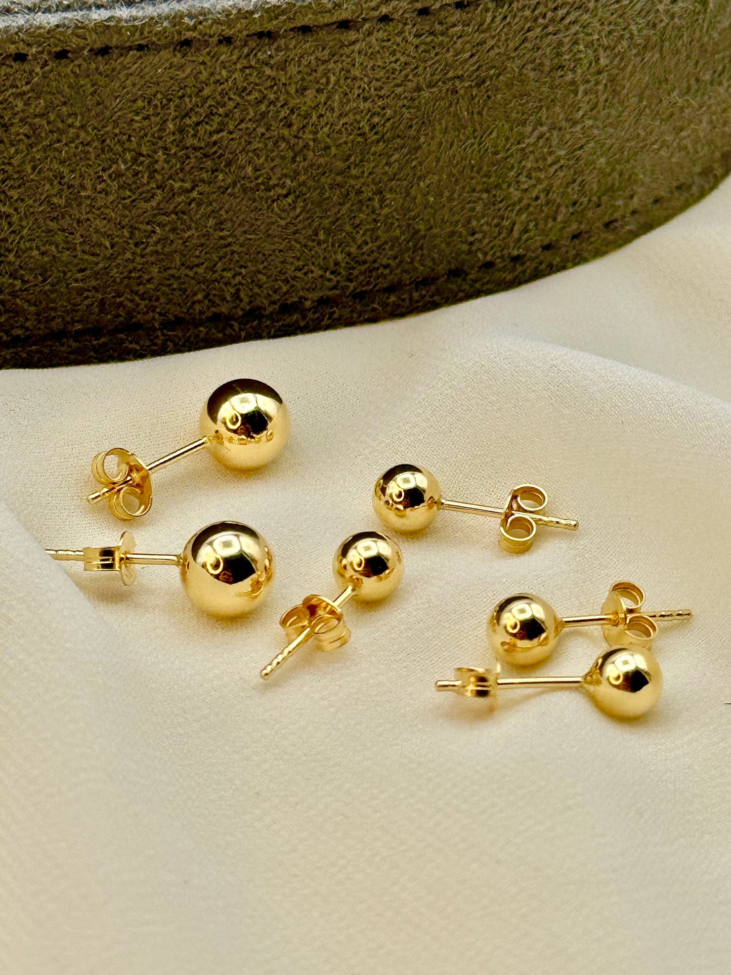 Boucles d'oreilles boules en or véritable 18 carats – Clous d'oreilles en or massif pour elle | Boucles d'oreilles de tous les jours | Cadeau d'anniversaire | Cadeau pour maman