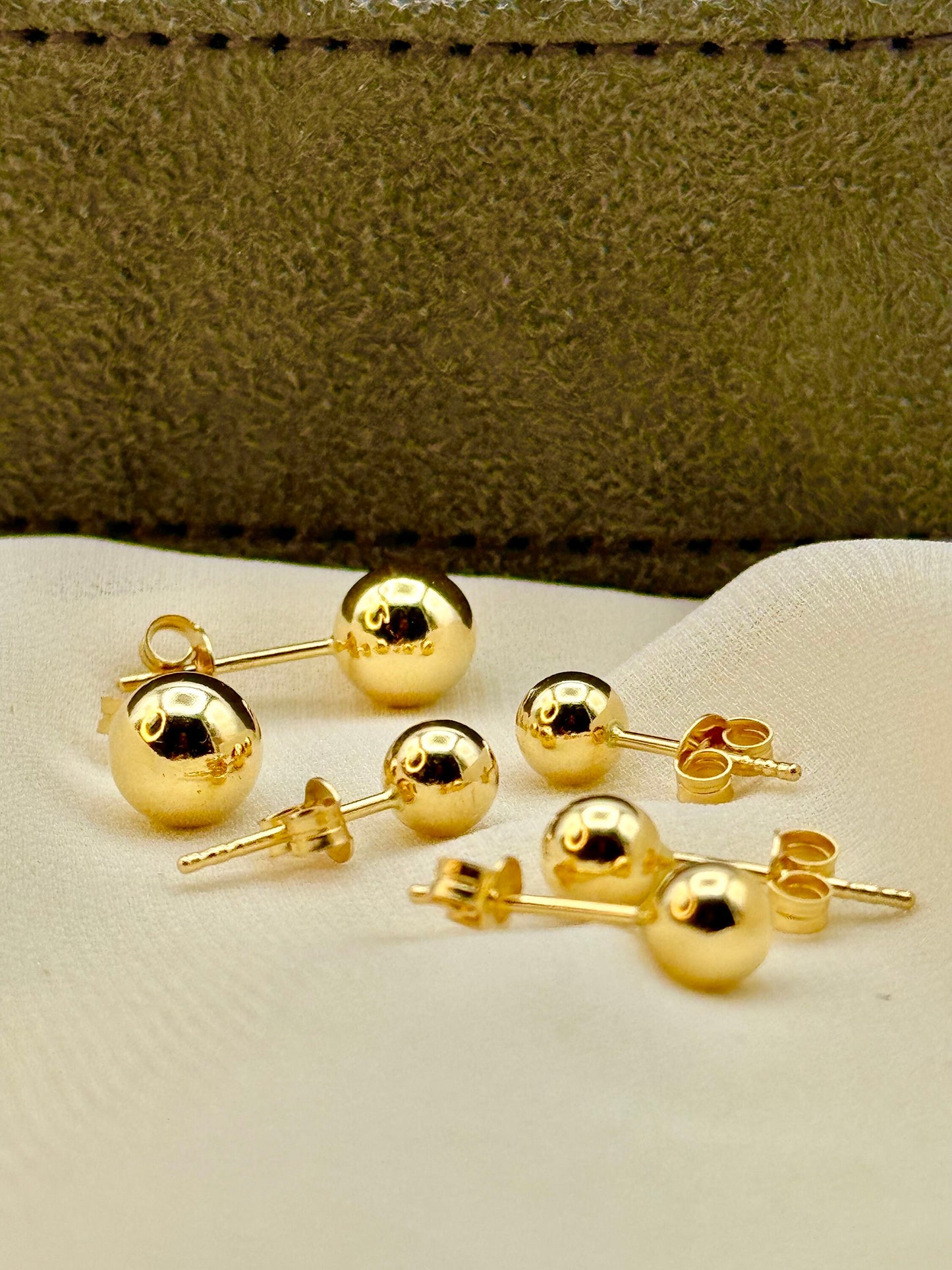 Boucles d'oreilles boules en or véritable 18 carats – Clous d'oreilles en or massif pour elle | Boucles d'oreilles de tous les jours | Cadeau d'anniversaire | Cadeau pour maman
