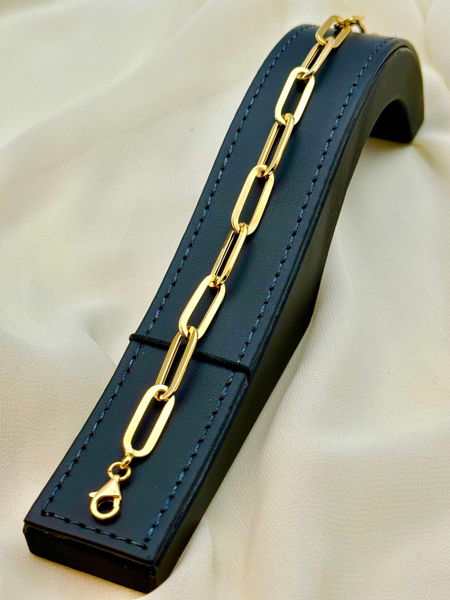 18K Solid Gold Paperclip Bracelet – Chunky Link Design | Pure 18K Gold Jewelry for Women, Mom, or Girlfriend | Birthday & Anniversary Gift