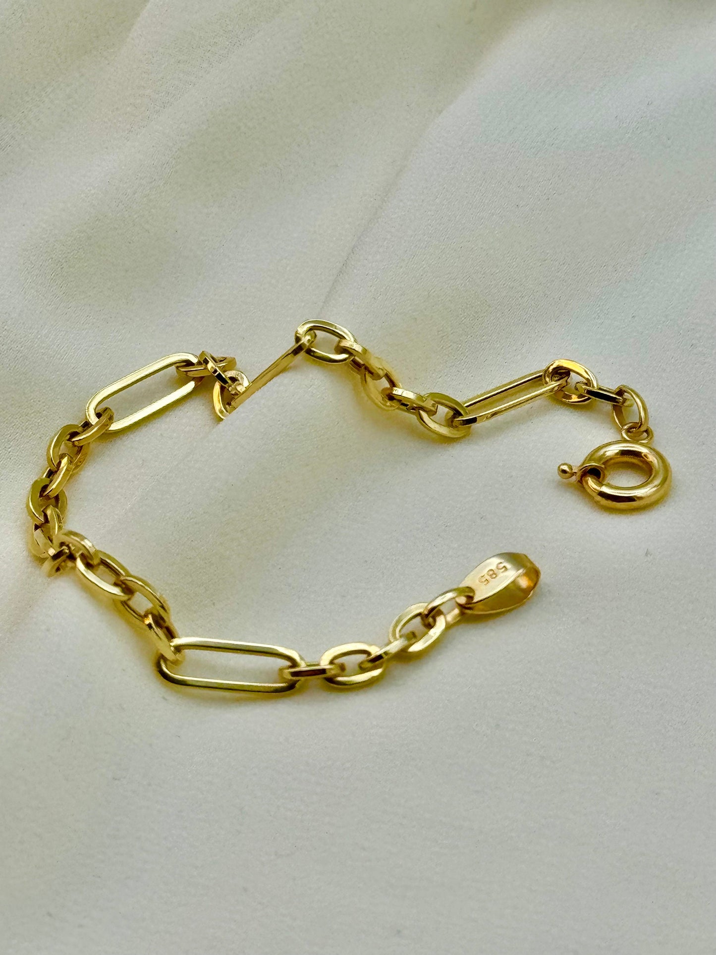 Bracelet à maillons ovales et trombone en or 14 carats – Véritable trombone et maillons en câble en or 14 carats, design élégant.