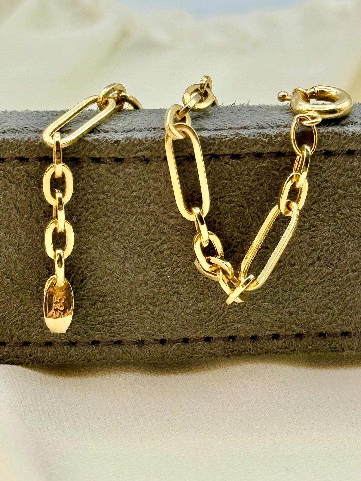 Bracelet à maillons ovales et trombone en or 14 carats – Véritable trombone et maillons en câble en or 14 carats, design élégant.