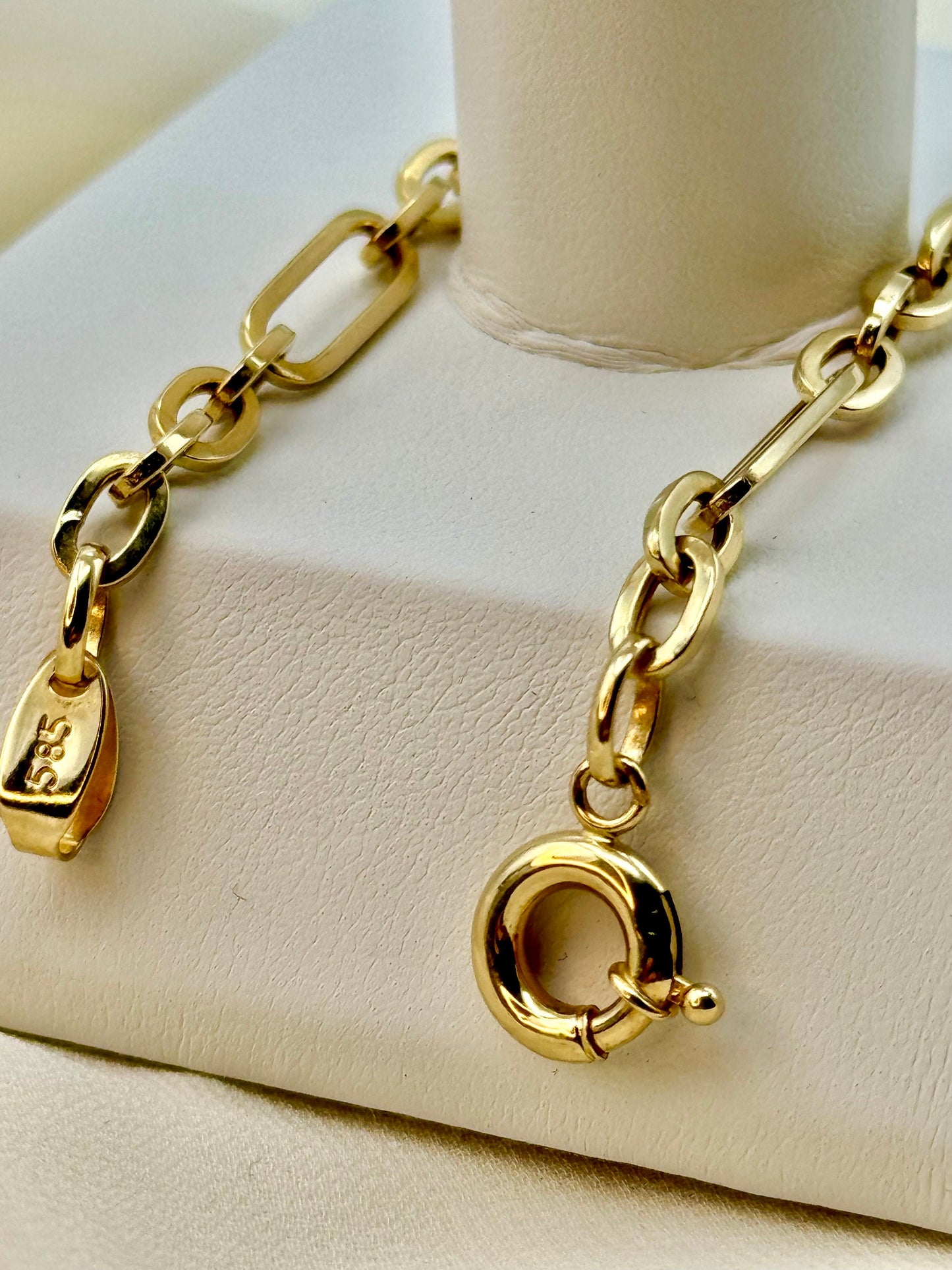 Bracelet à maillons ovales et trombone en or 14 carats – Véritable trombone et maillons en câble en or 14 carats, design élégant.