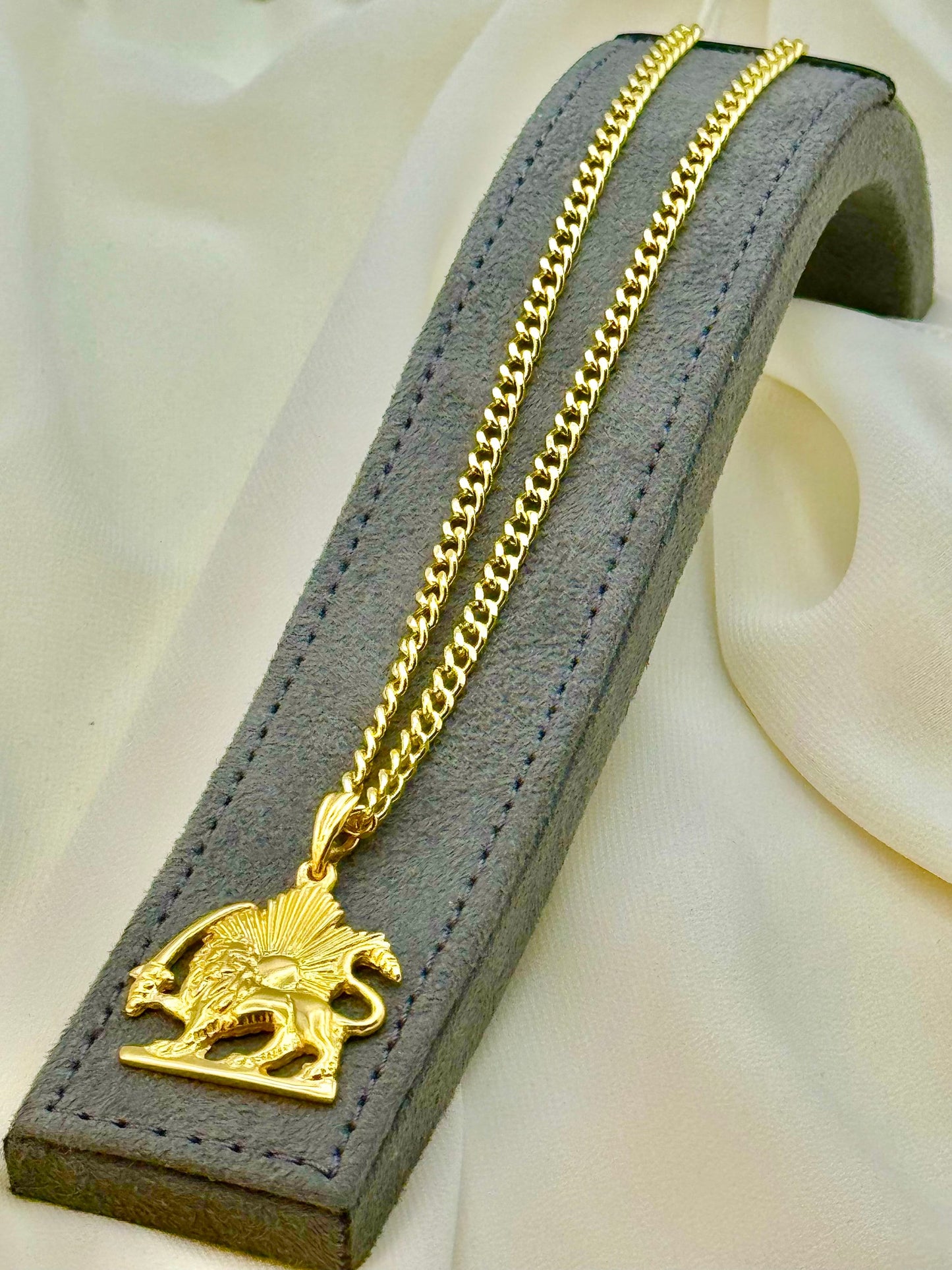 Collier fait main en or massif 18 carats Shir o Khorshid avec lion et soleil, 19,5 po, 4 mm, symbole Pahlavi, fabriqué à Toronto, cadeau parfait pour lui ou elle, cadeau d'anniversaire.