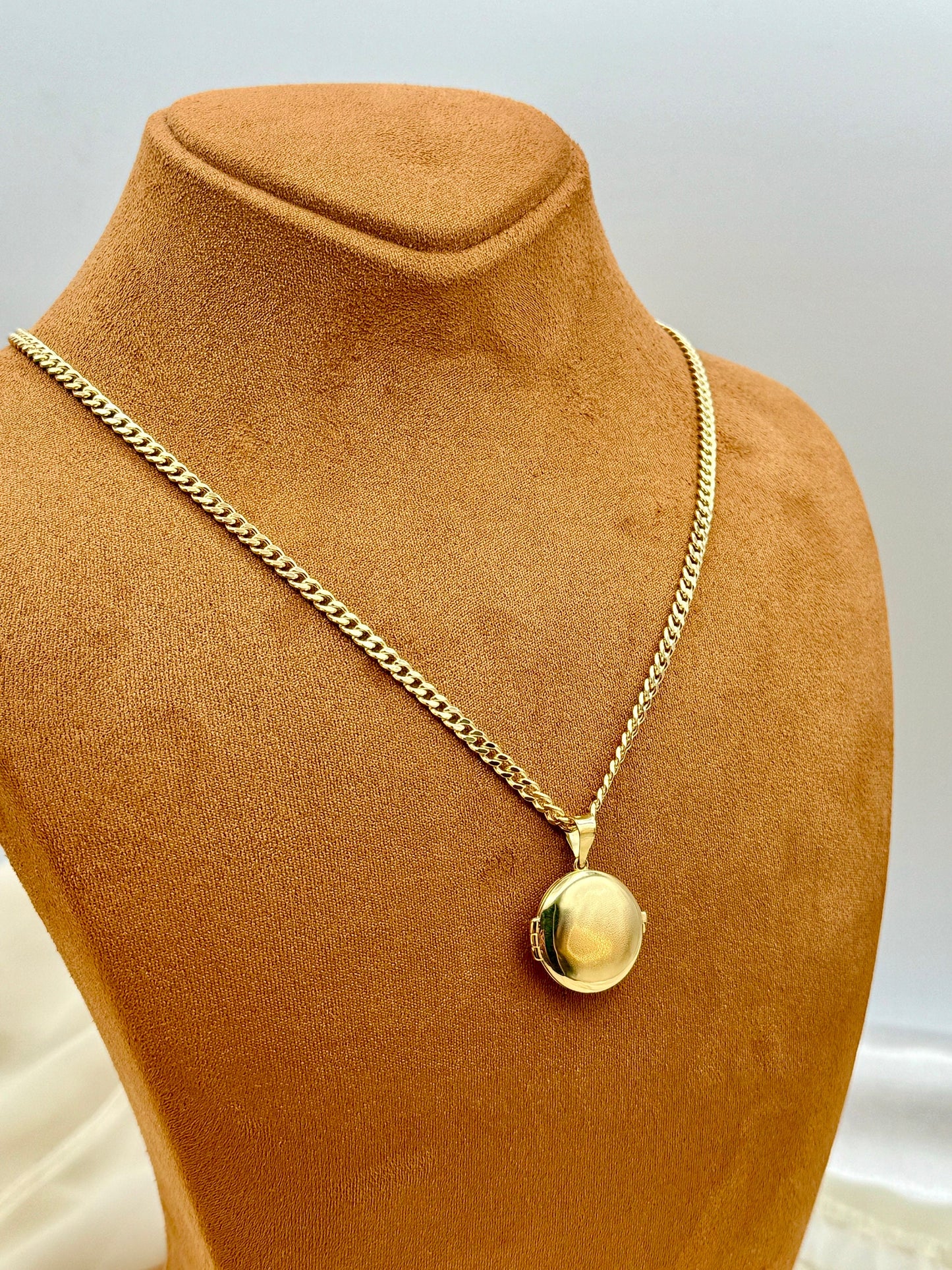 14k Gold Round Locket Necklace 24" – 3.7mm Curb Chain, Round Gold Locket Pendant, Memorial & Birthday Gift for Her