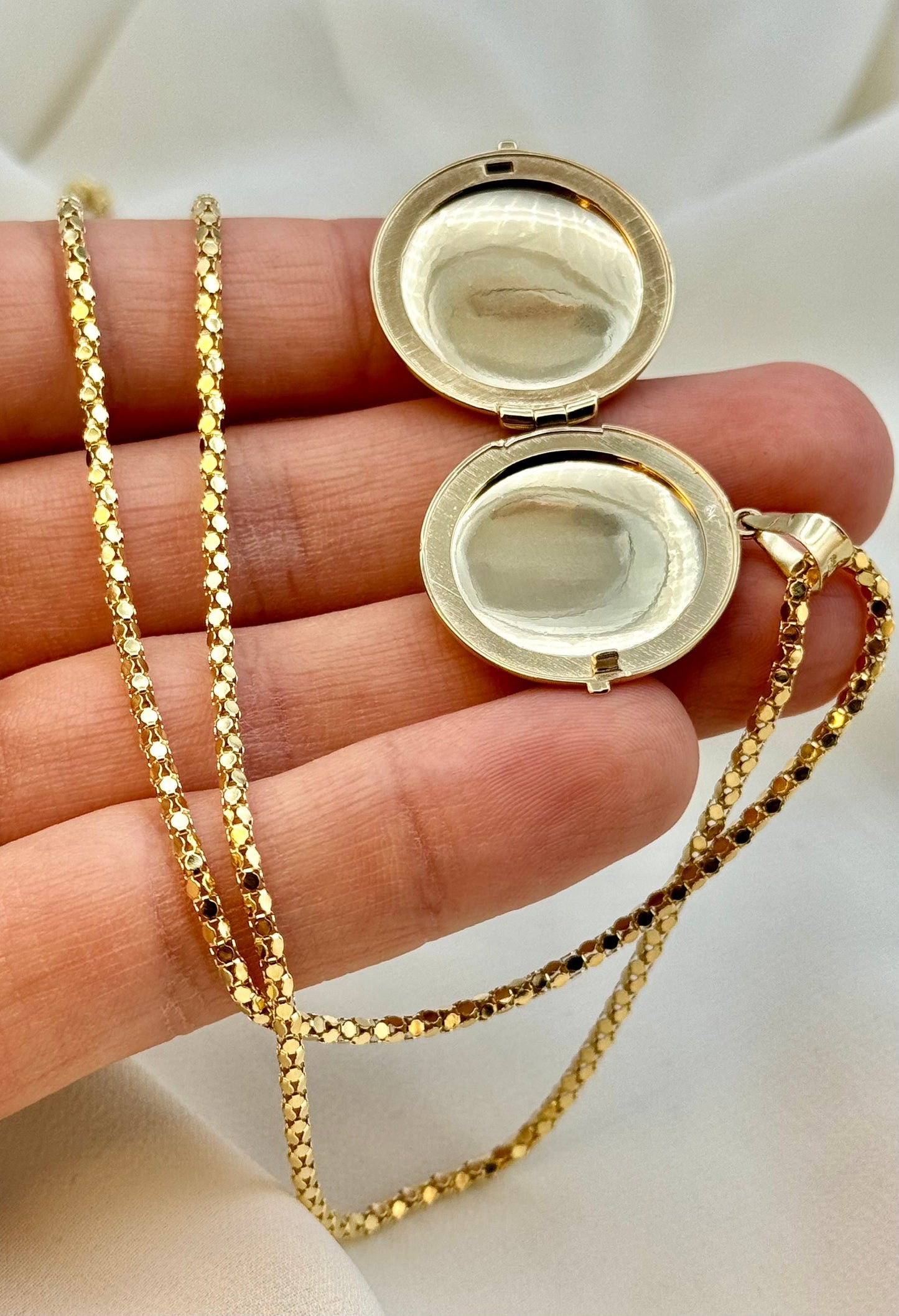 14k Gold Round Locket Necklace – 24" & 22" Lengths, 2.3mm Chain, Gold Pendant, Memorial & Birthday Gift for Her
