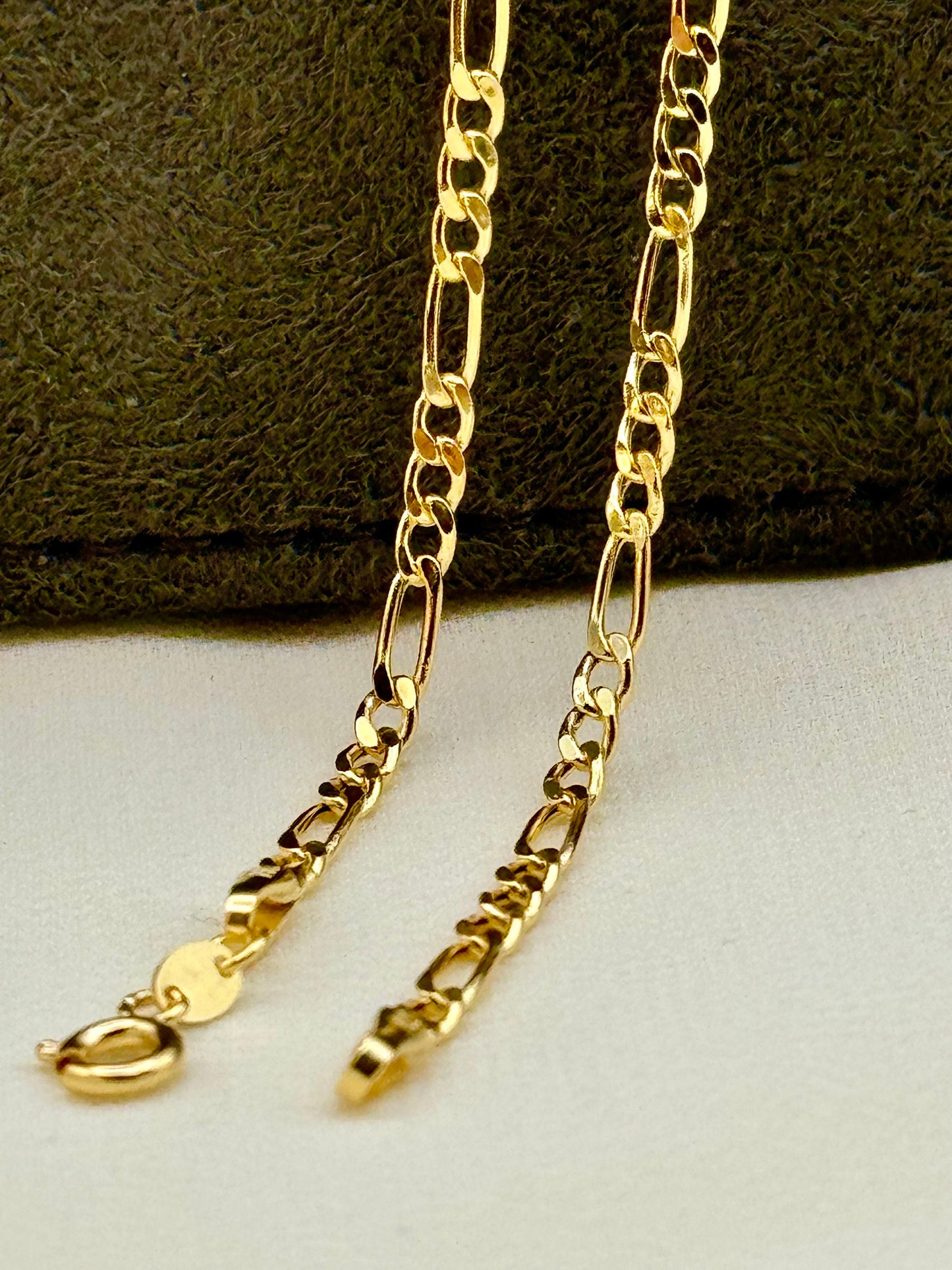 Bracelet Figaro en or véritable 18 carats – Or jaune 18 carats poli, idéal pour elle – Cadeau idéal pour un anniversaire ou une cérémonie