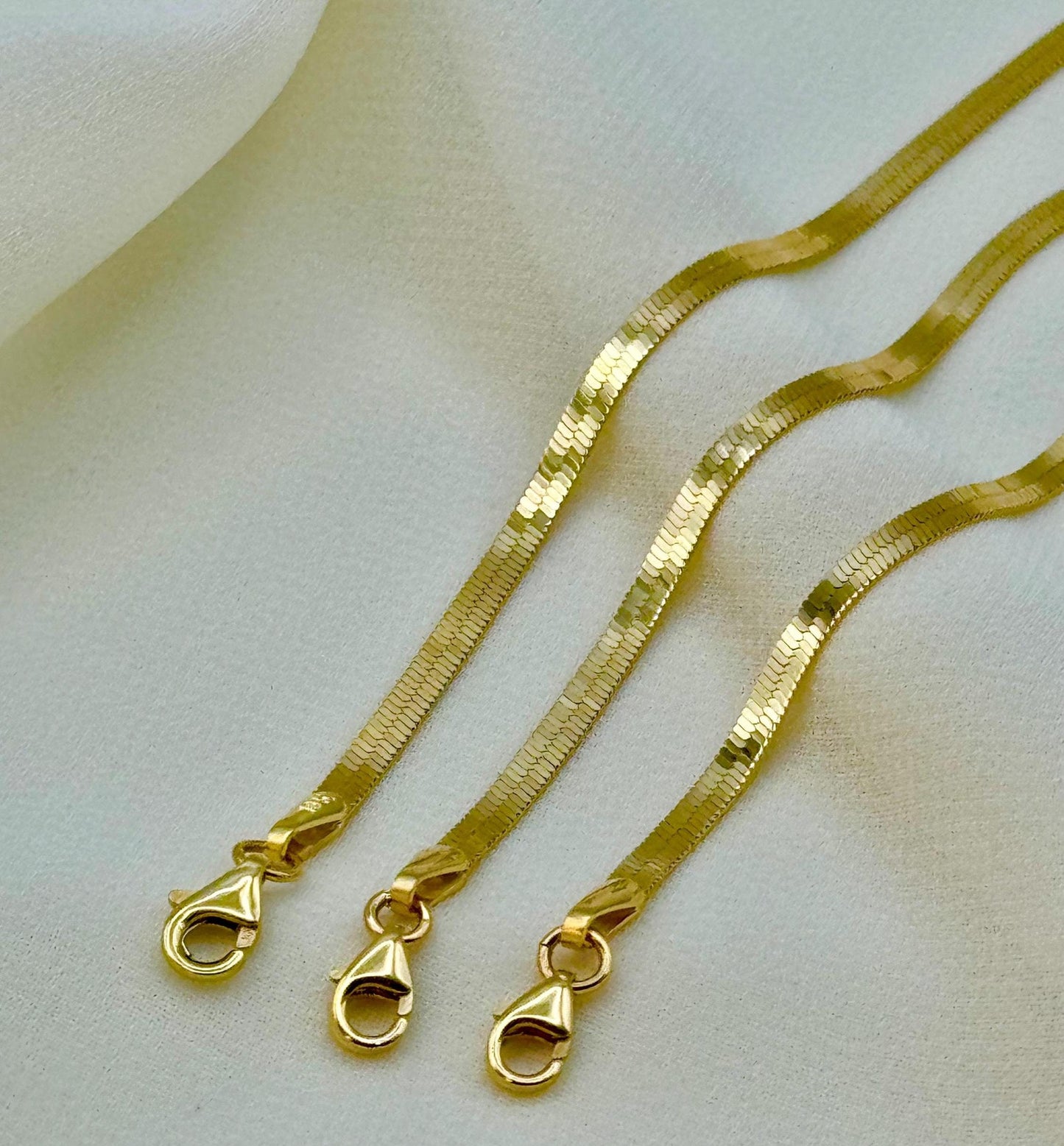 18k Solid Gold Herringbone Bracelet – 7.25", 2.64mm, Shiny Flat Gold Design, Delicate Snake Bracelet, Perfect Gift
